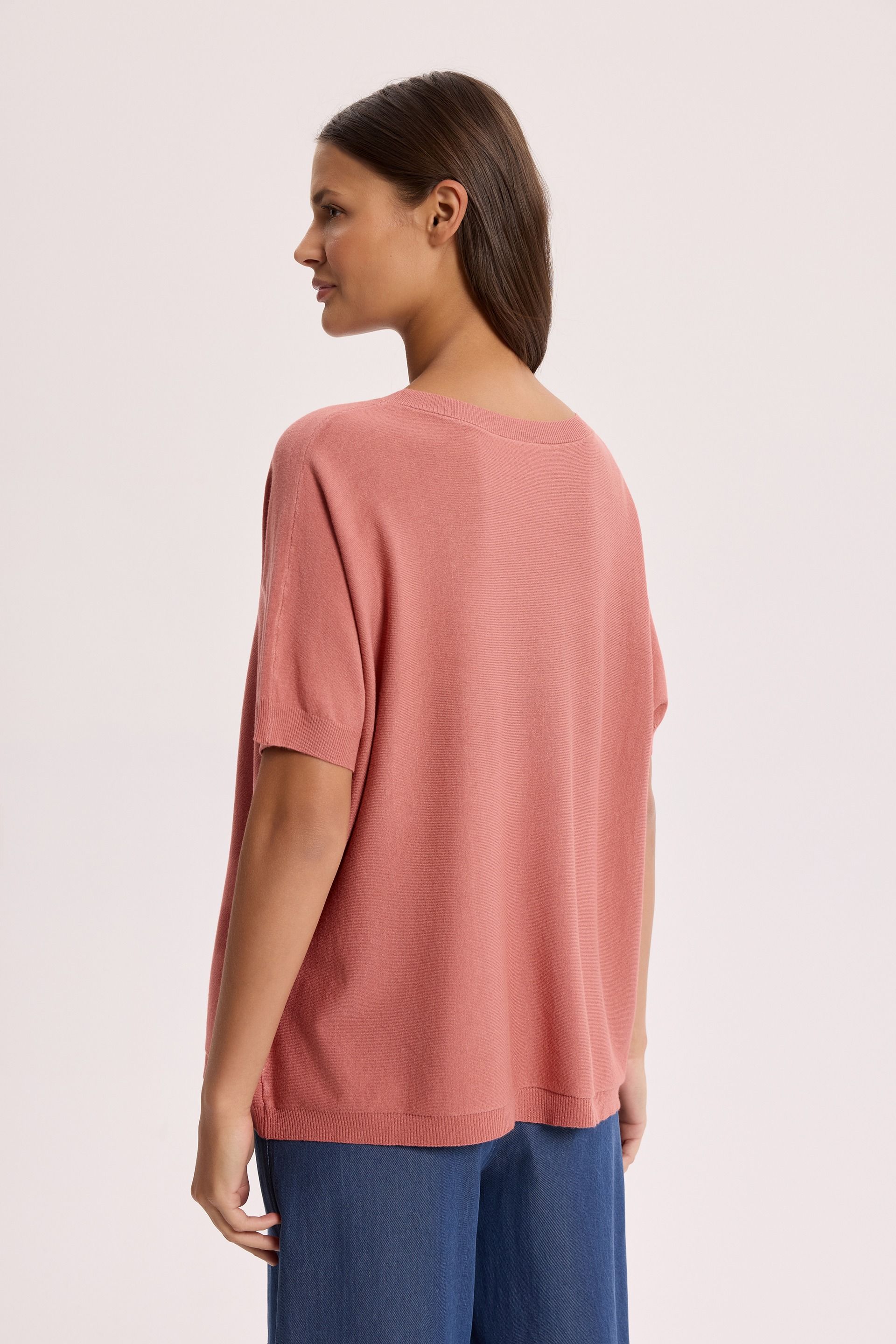 Damski sweter z krótkim rękawem w kolorze różowym | Makalu