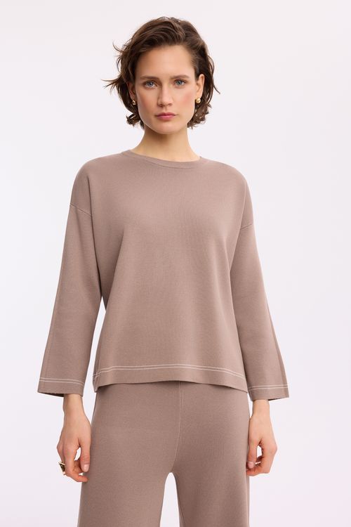 Dzianinowy sweter beżowobrązowy – elegancki sweter damski