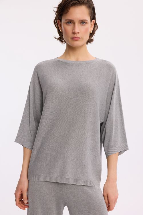 Jasnoszary sweter z lureksem – elegancki sweter damski