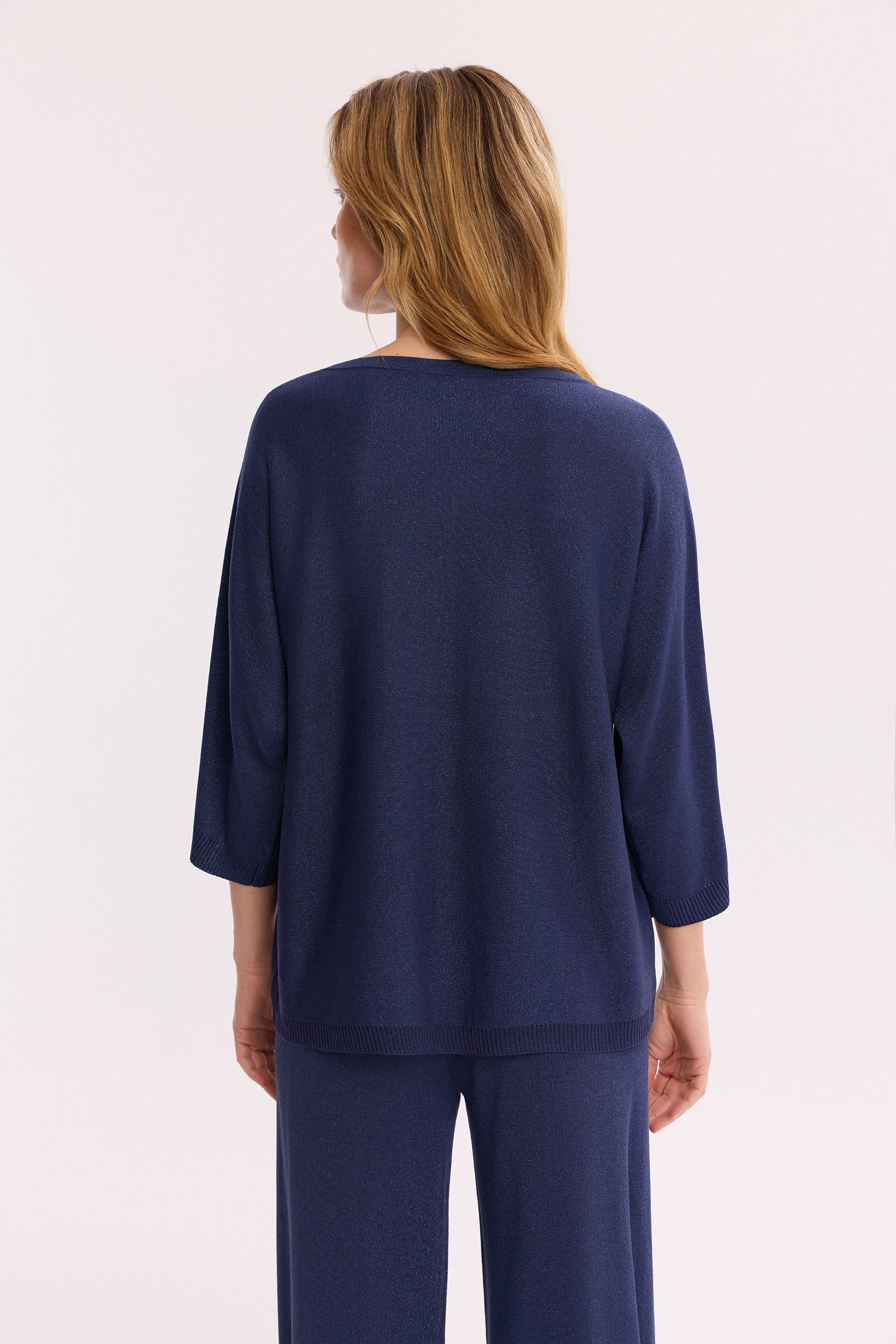 Granatowy sweter z lureksem – dzianinowy sweter damski