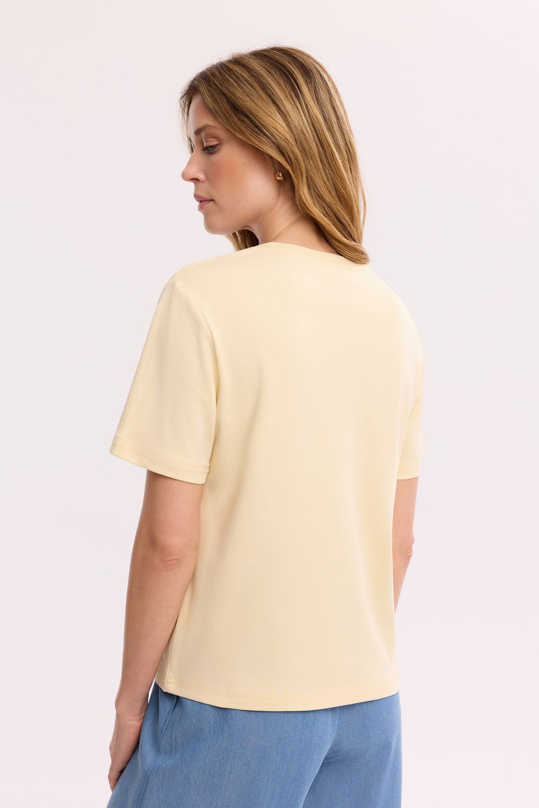 Jasnożółty T-shirt 100% bawełna – damski T-shirt z dekoltem V