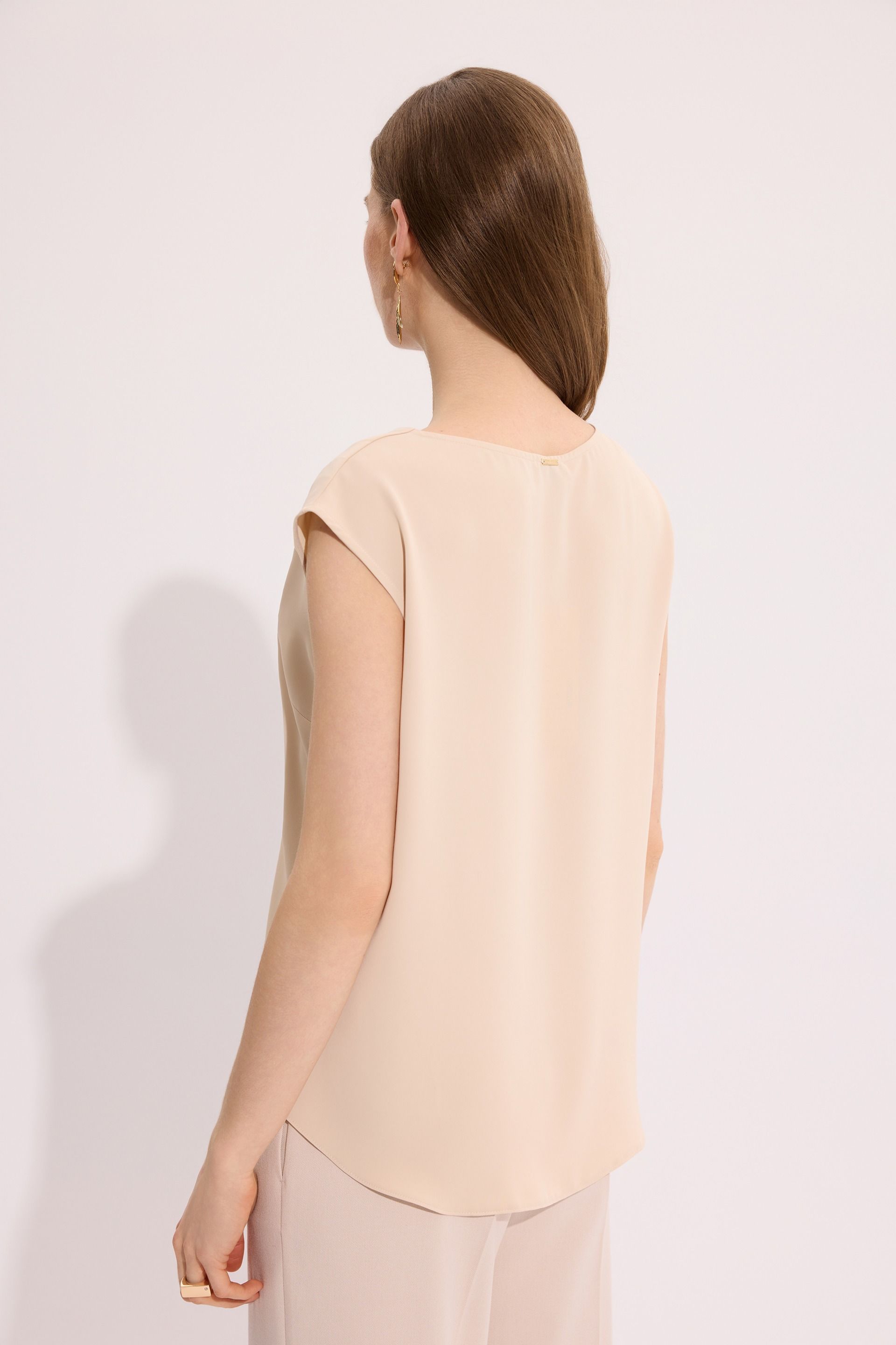 Bluzka damska beżowa elegancka V-neck