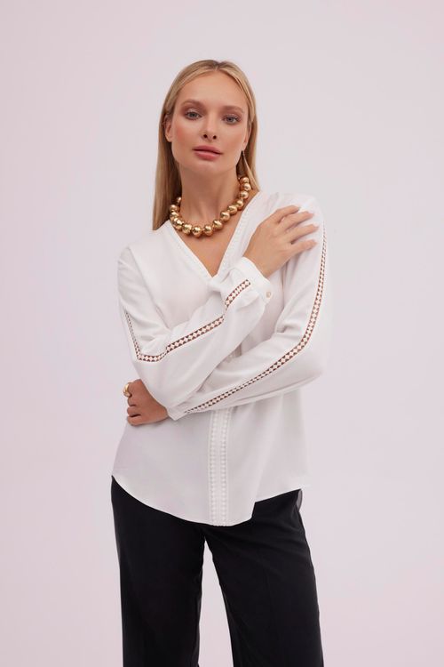 Elegancka bluzka z ozdobną koronką Makalu