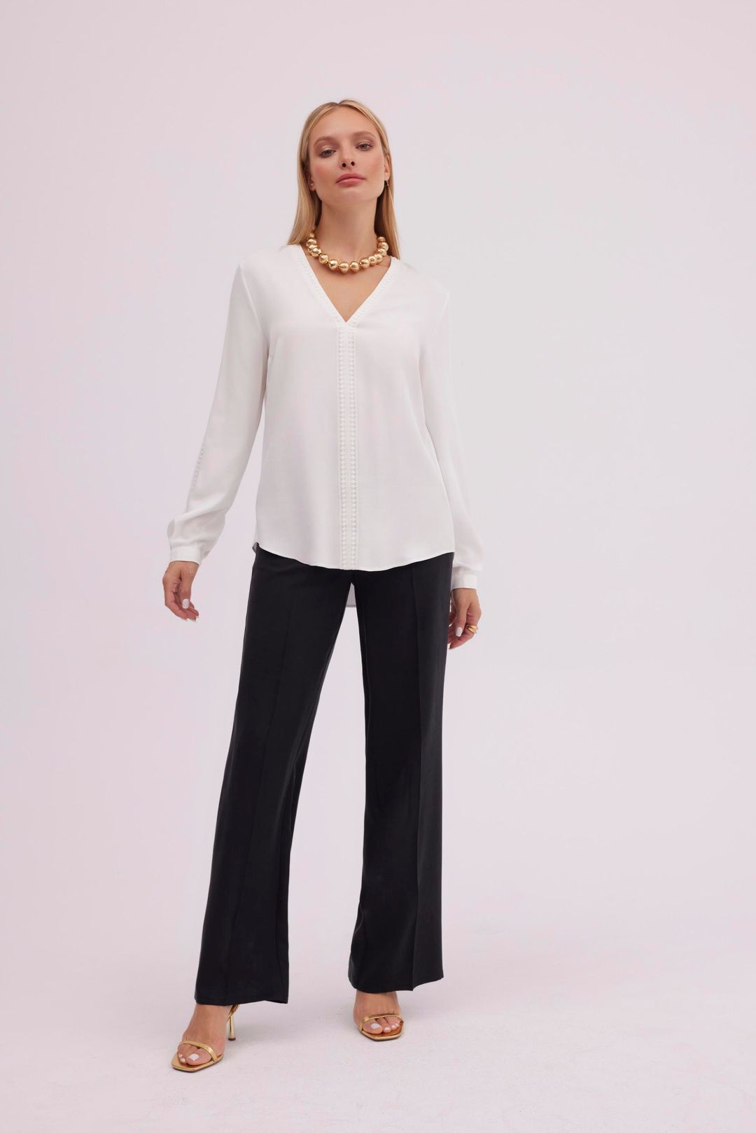 Elegancka bluzka z ozdobną koronką Makalu
