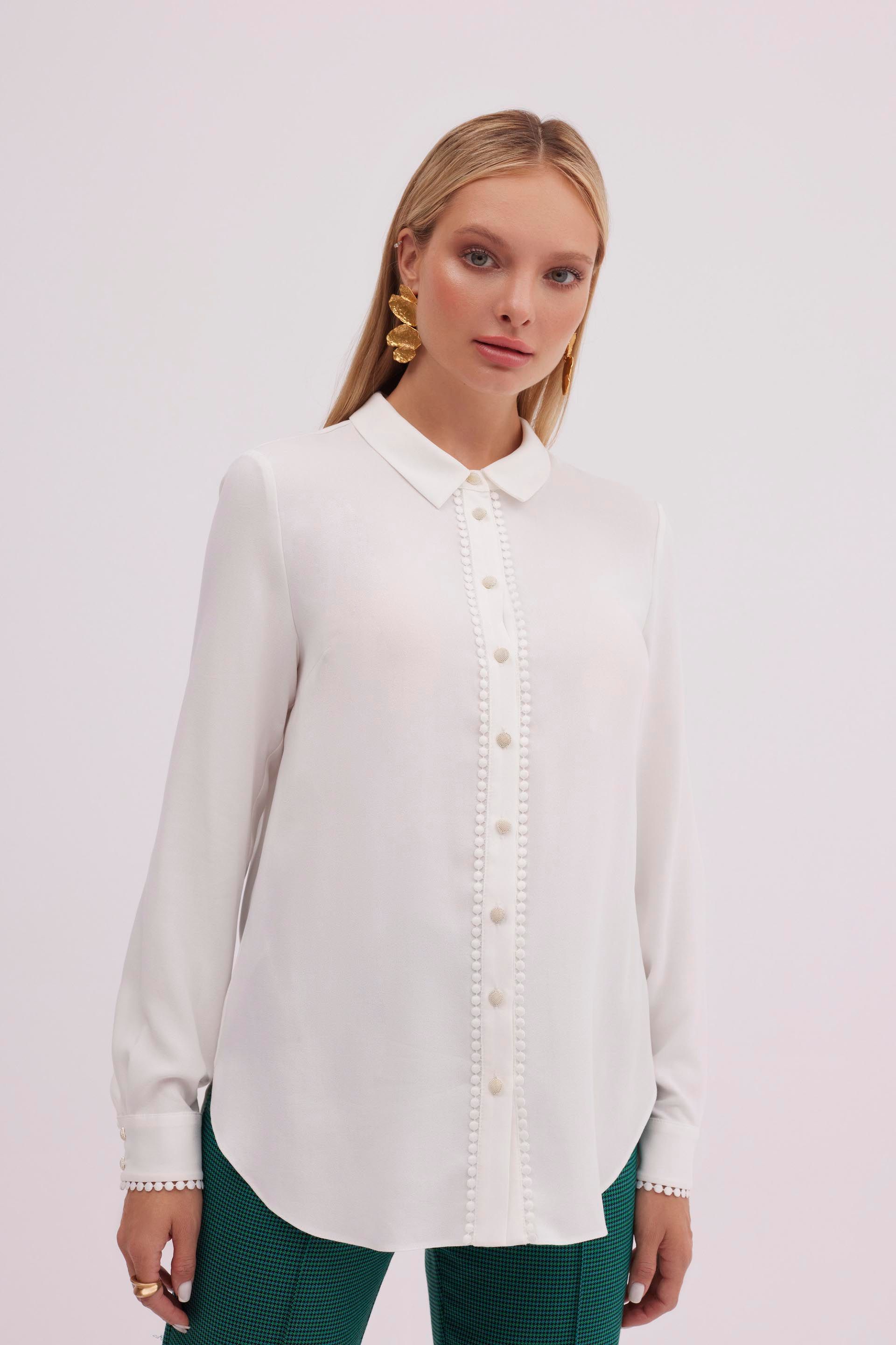 
Elegancka koszula w kolorze ecru 
