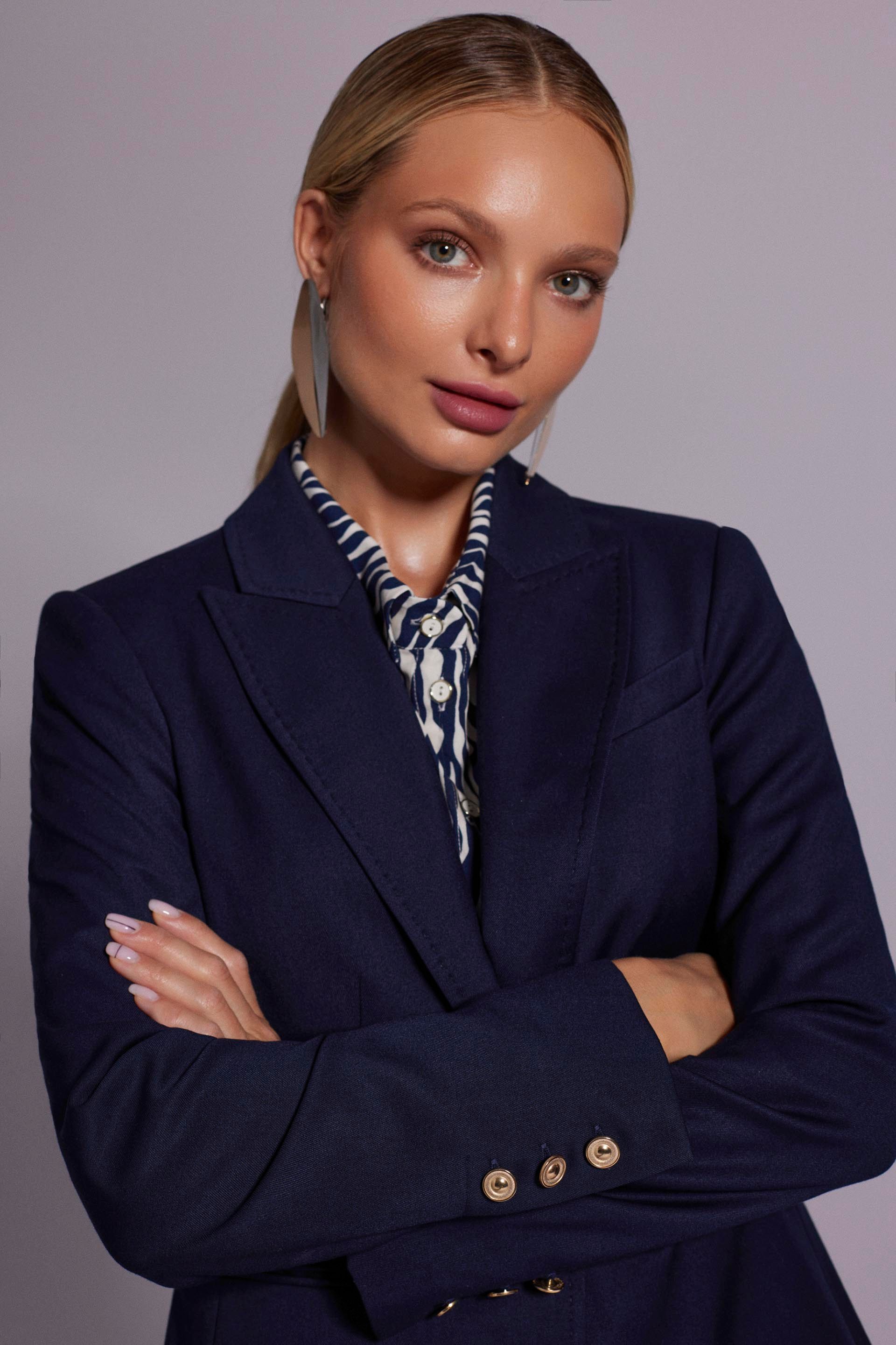 Elegancki granatowy żakiet Makalu