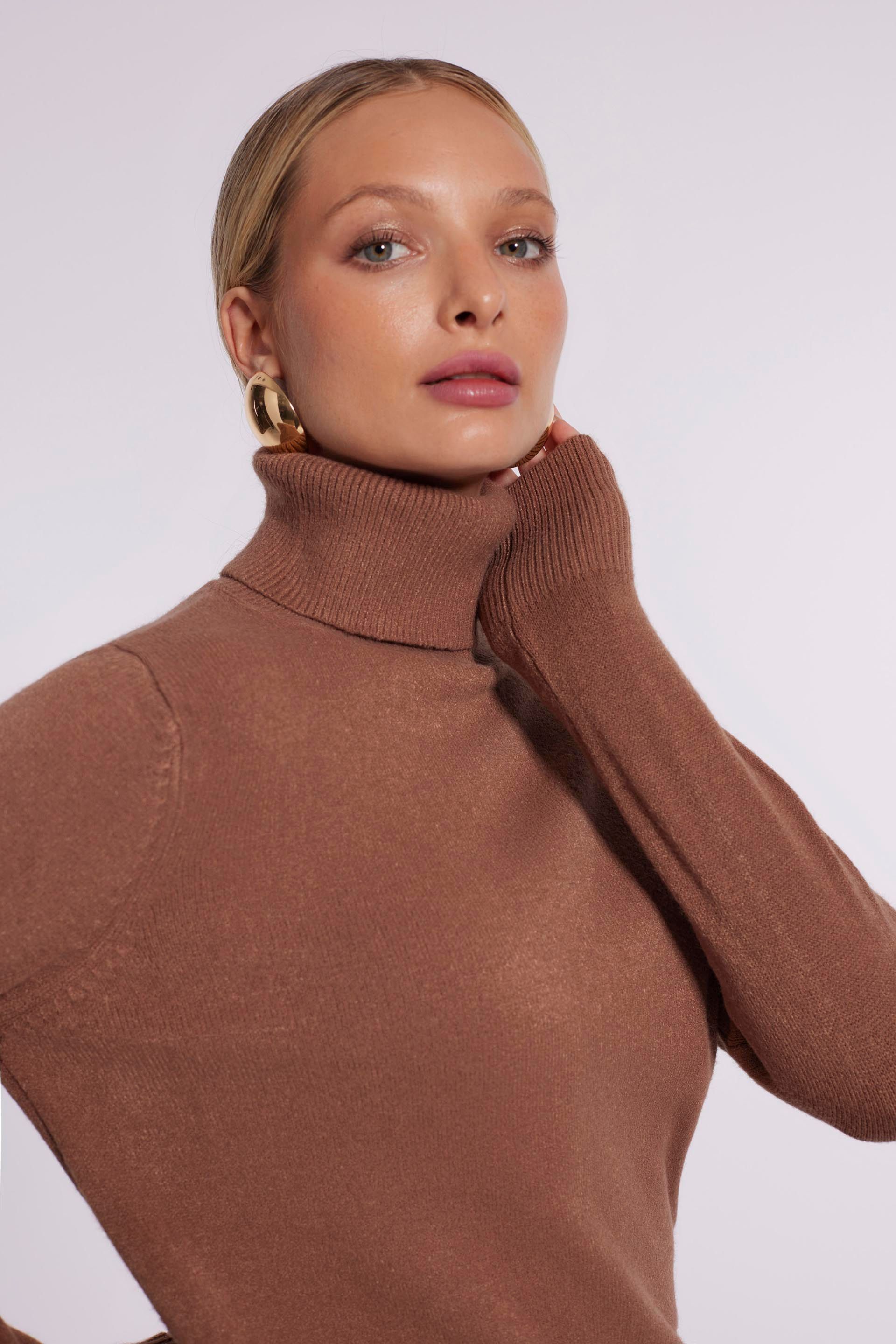 Dzianinowy sweter z golfem Makalu