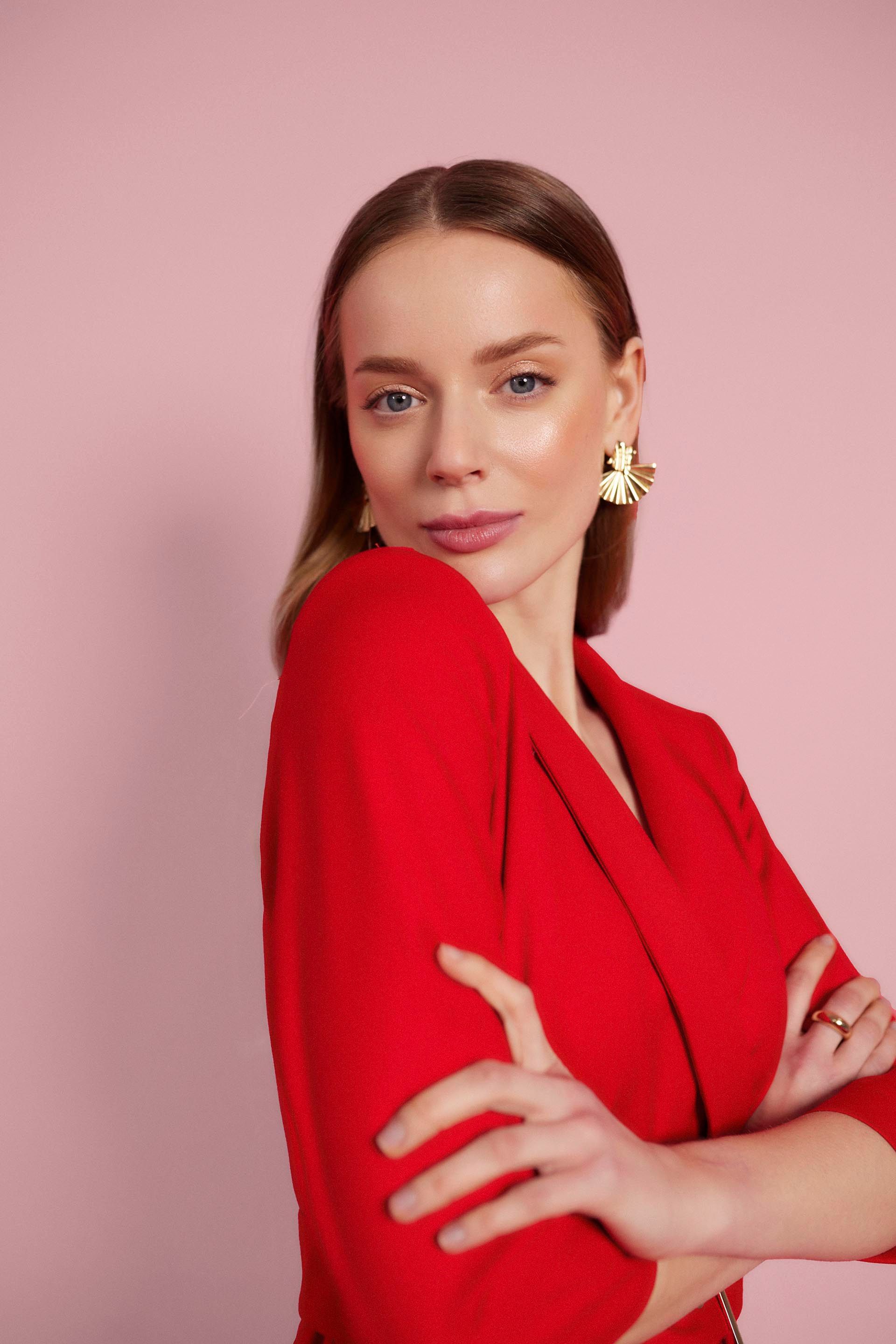 Elegancka czerwona sukienka Makalu