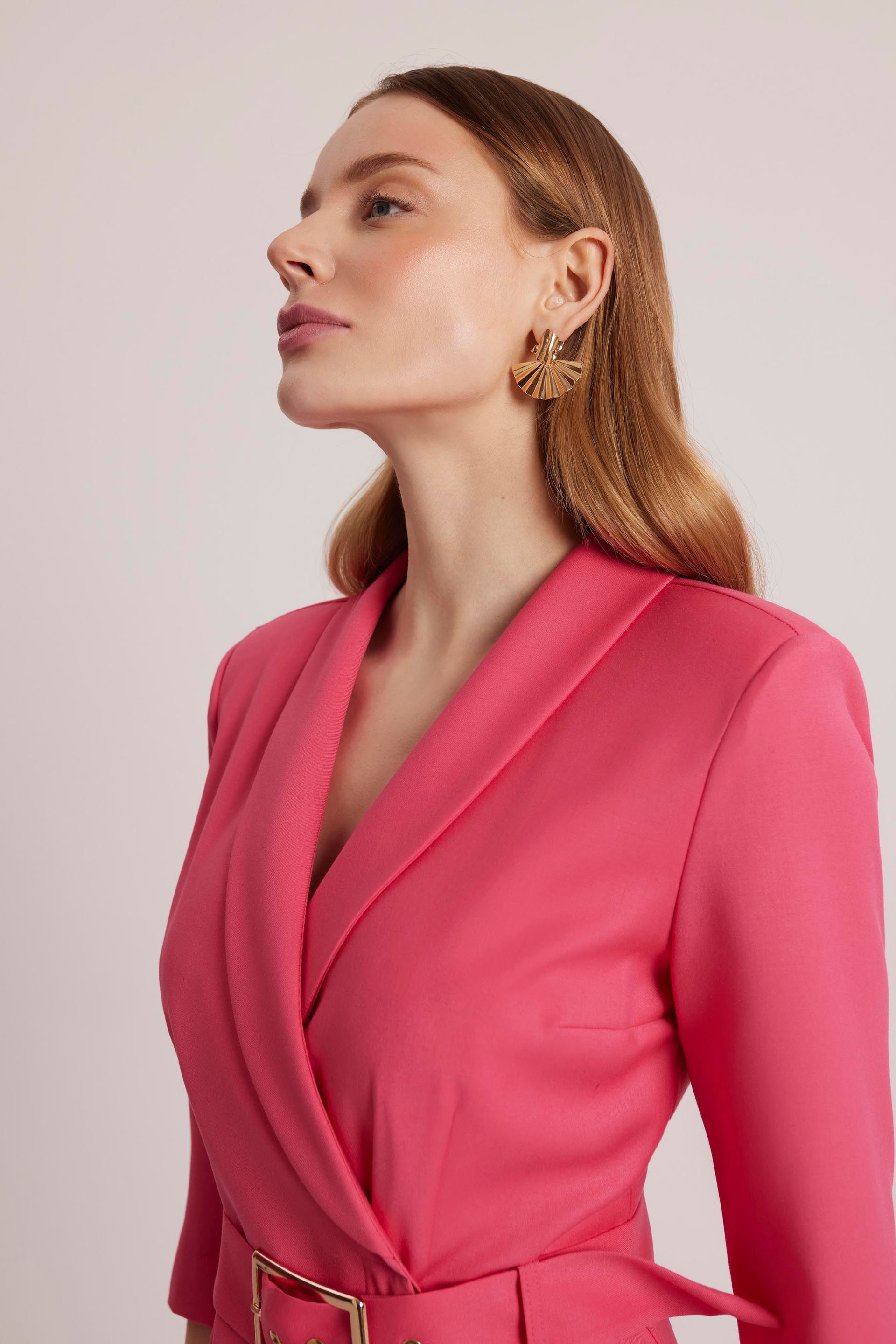 Elegancka różowa sukienka Makalu