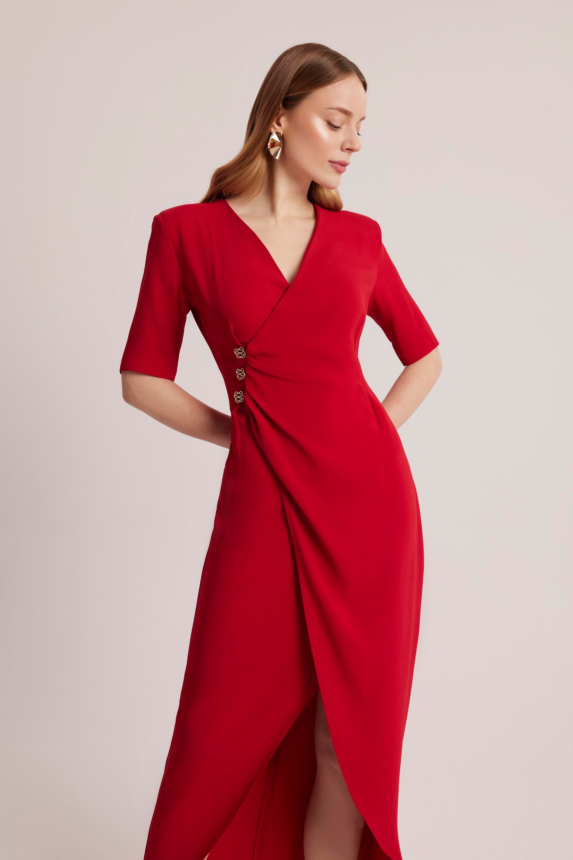 
Elegancka sukienka midi 
