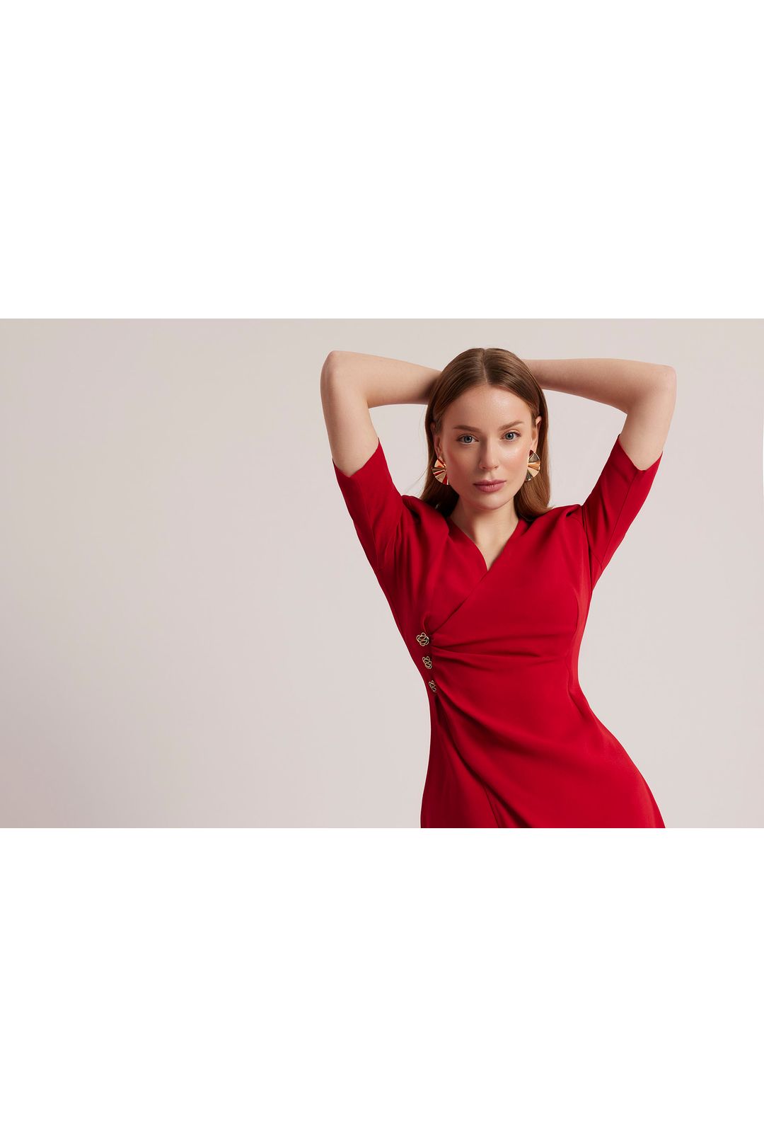 Elegancka sukienka midi Makalu