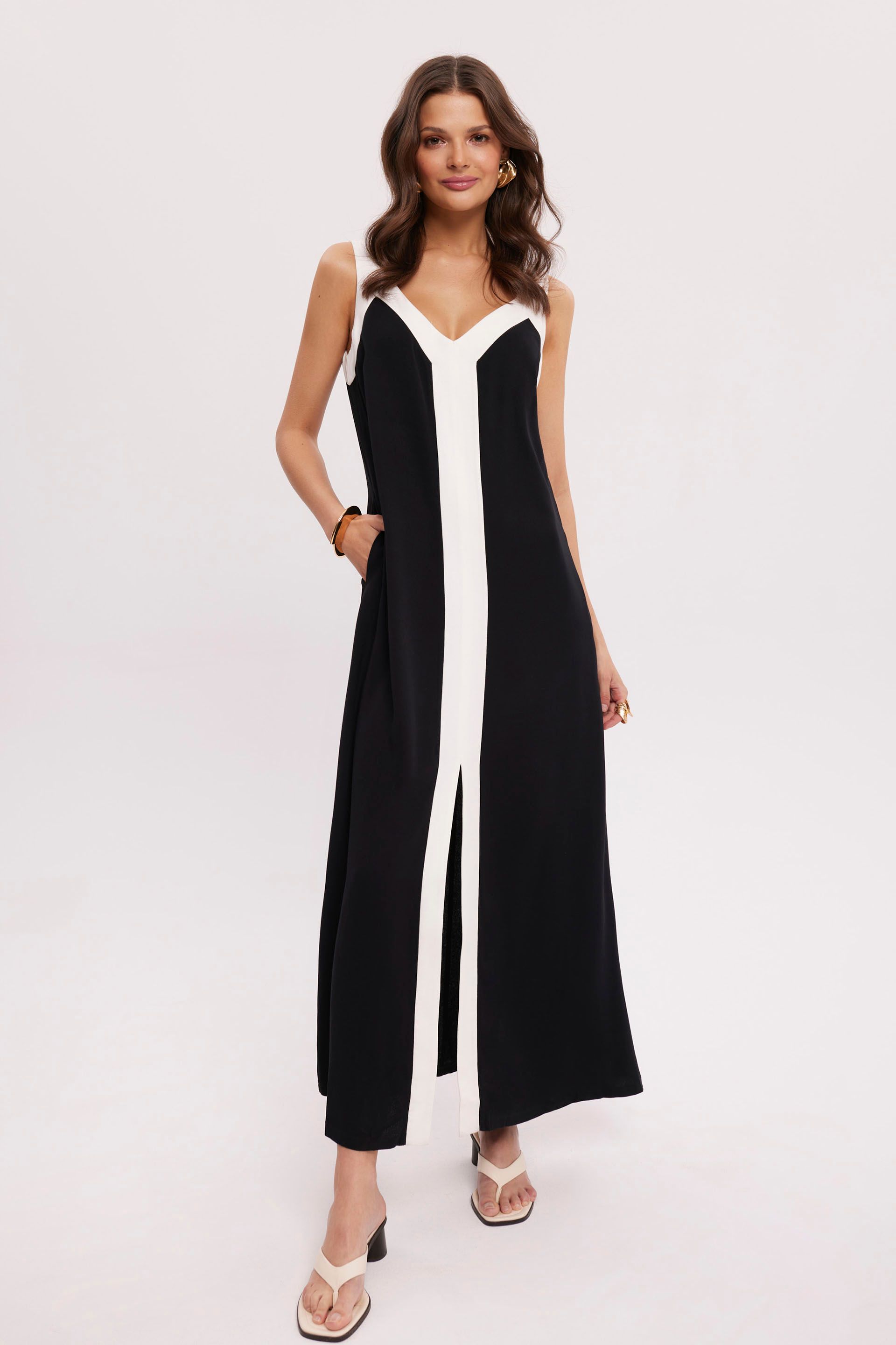 
Czarna sukienka maxi 
