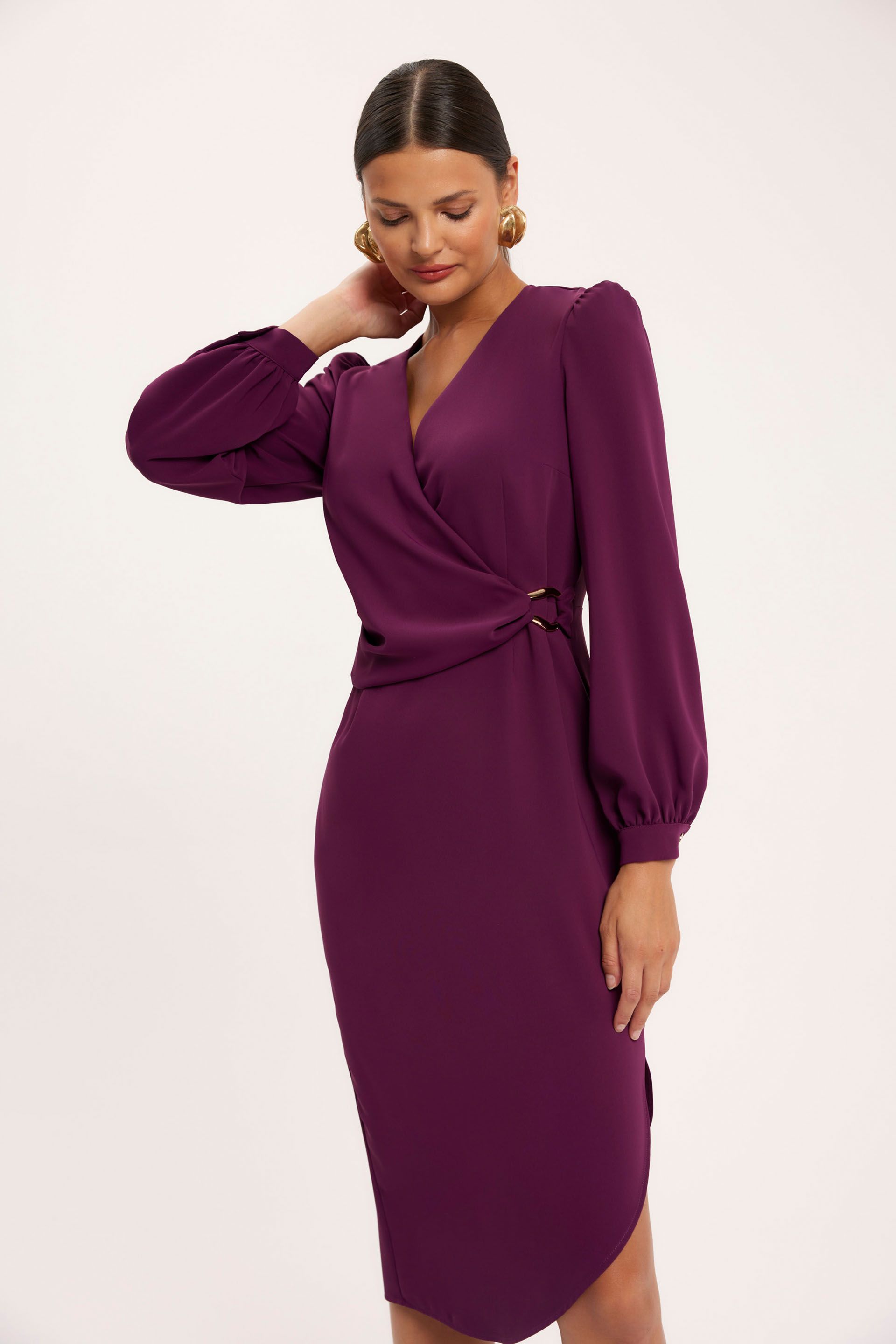 Elegancka sukienka w burgundowym kolorze Makalu