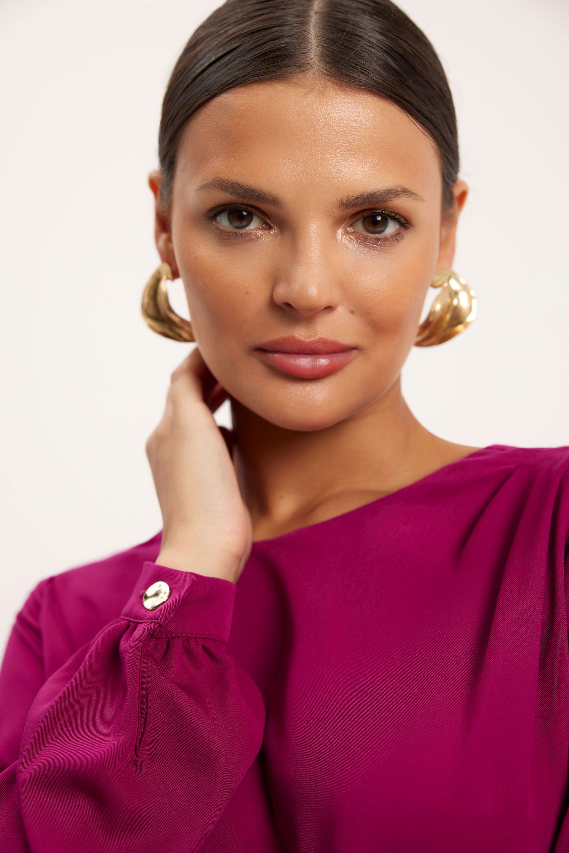 Elegancka bluzka z bufiastymi rękawami Makalu