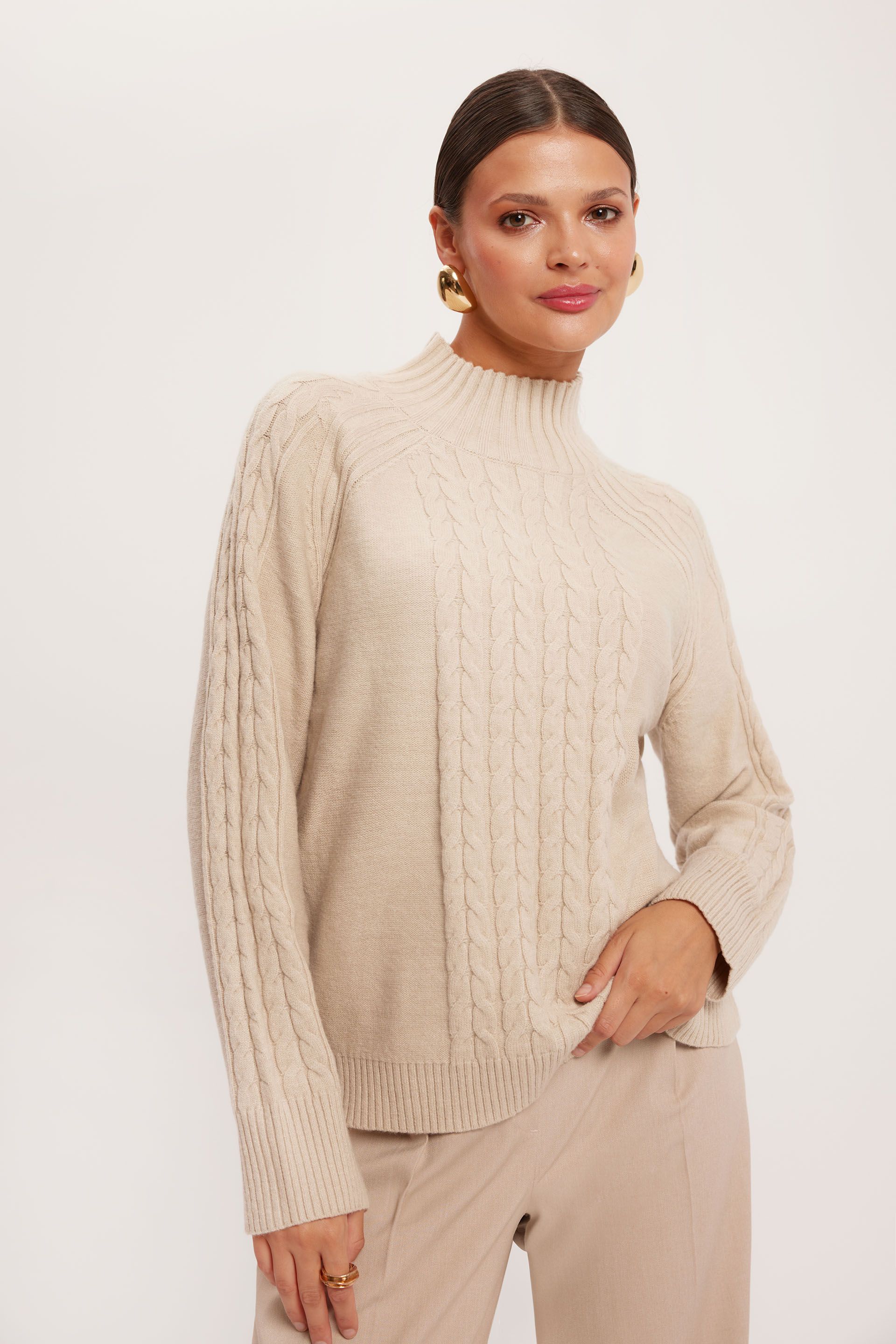 Beżowy sweter z półgolfem Makalu