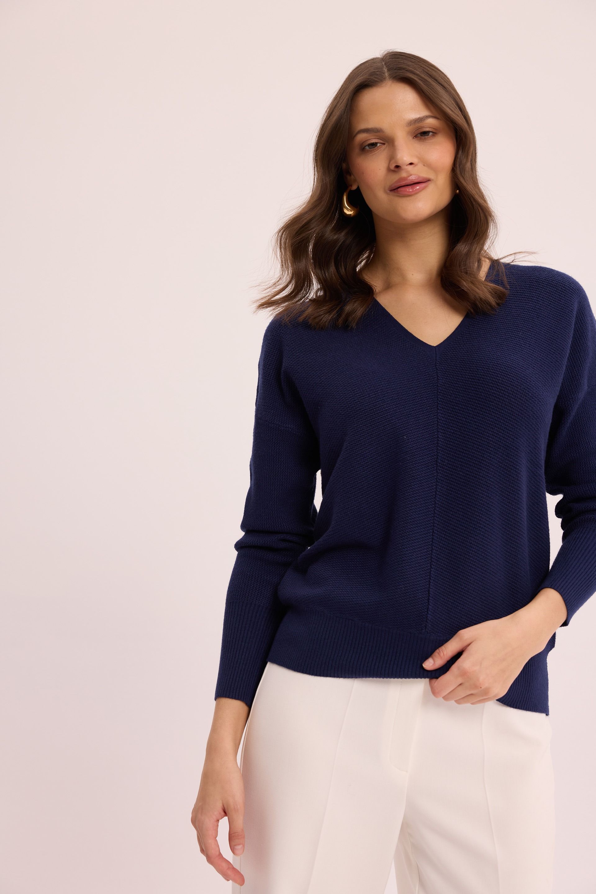 Dzianinowy sweter w granatowym kolorze Makalu