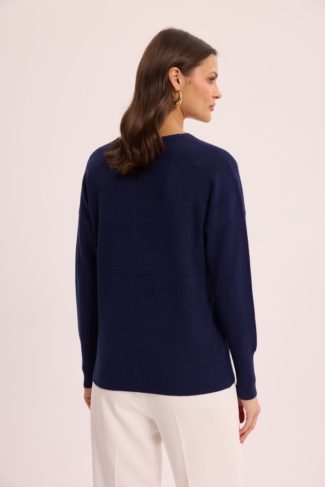Dzianinowy sweter w granatowym kolorze Makalu
