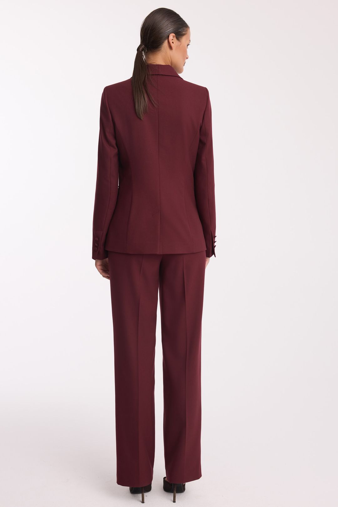Bordowe spodnie z rozszerzaną nogawką