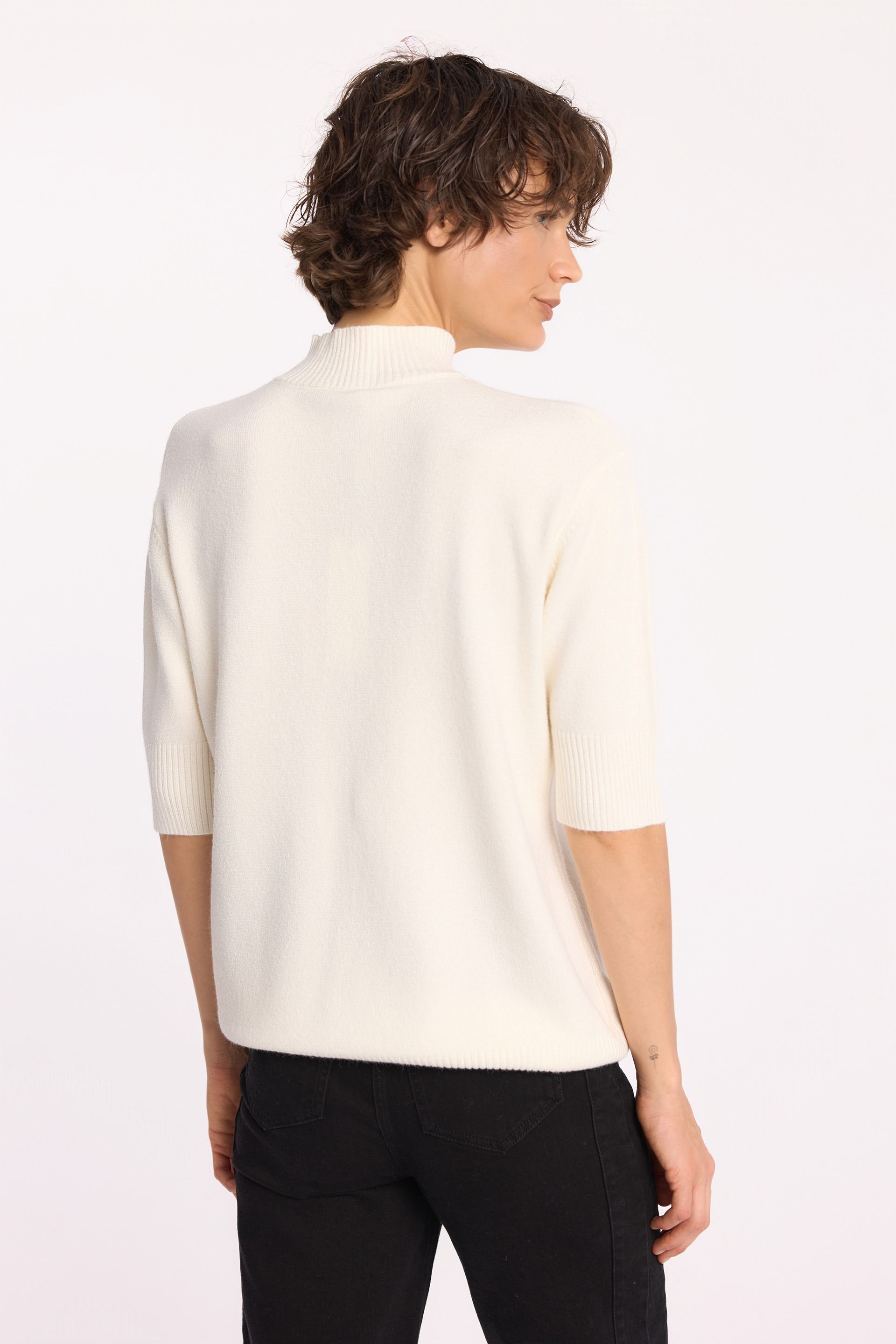 Sweter w kolorze ecru z domieszką modalu| Makalu