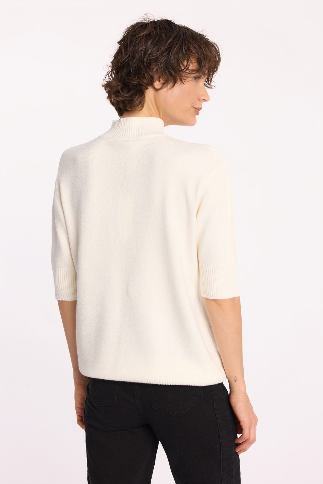 Sweter w kolorze ecru z domieszką modalu| Makalu