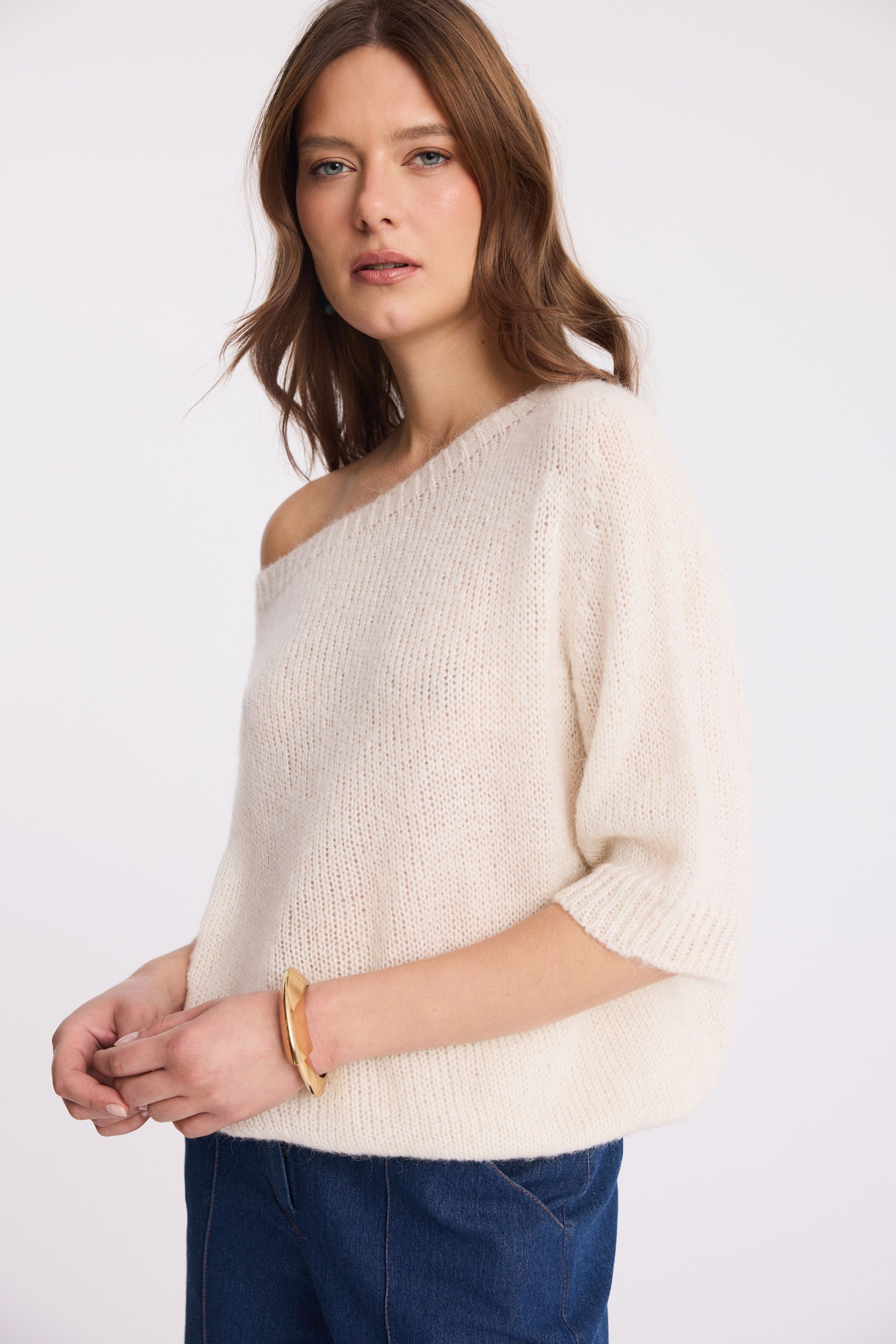 Sweter w kolorze ecru z domieszką alpaki