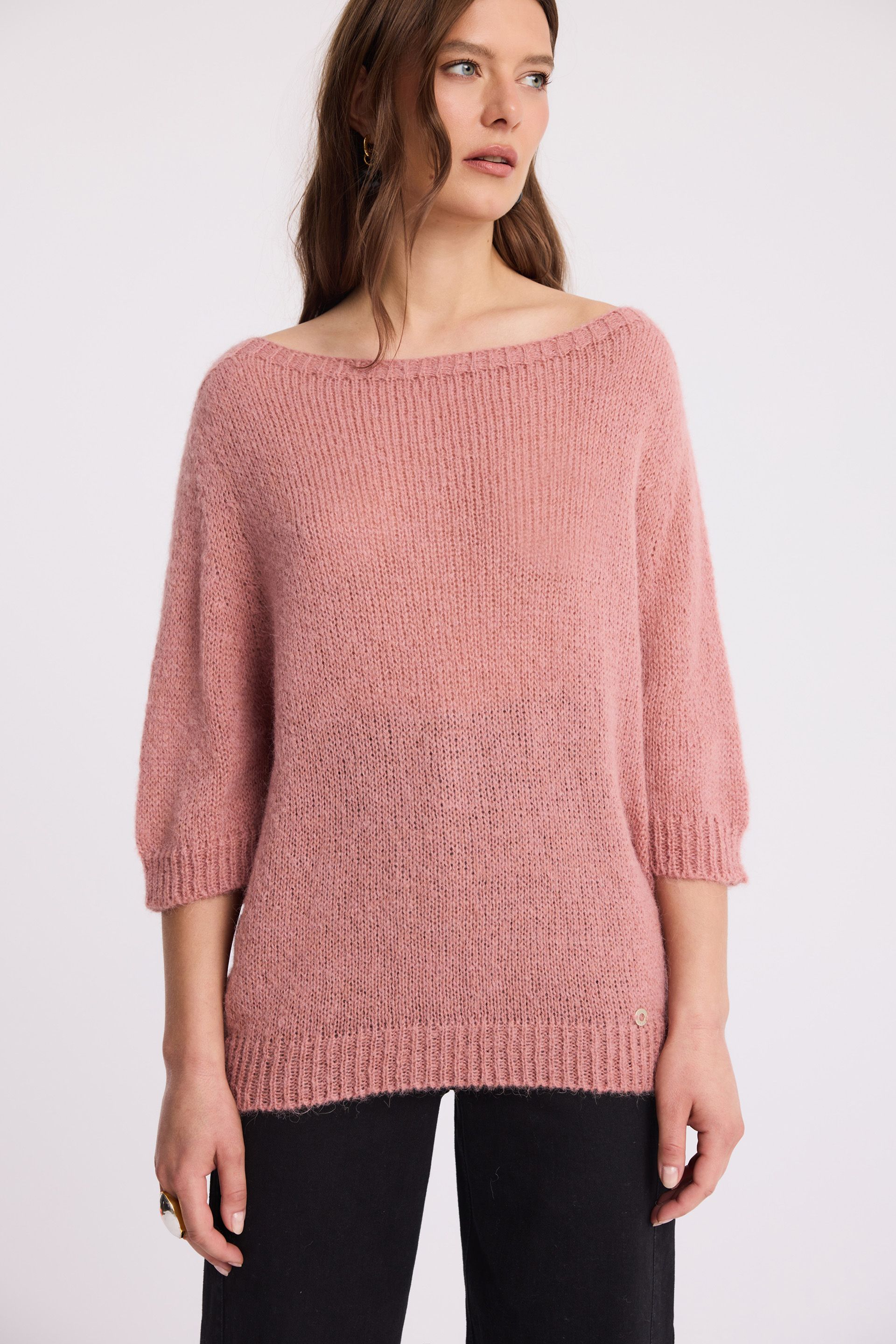 Różowy sweter z domieszką alpaki