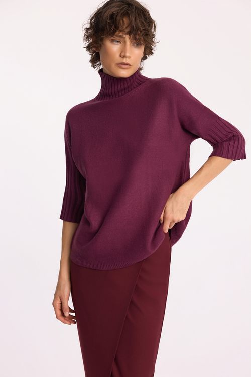 Sweter z golfem z domieszką modalu w kolorze burgundowym