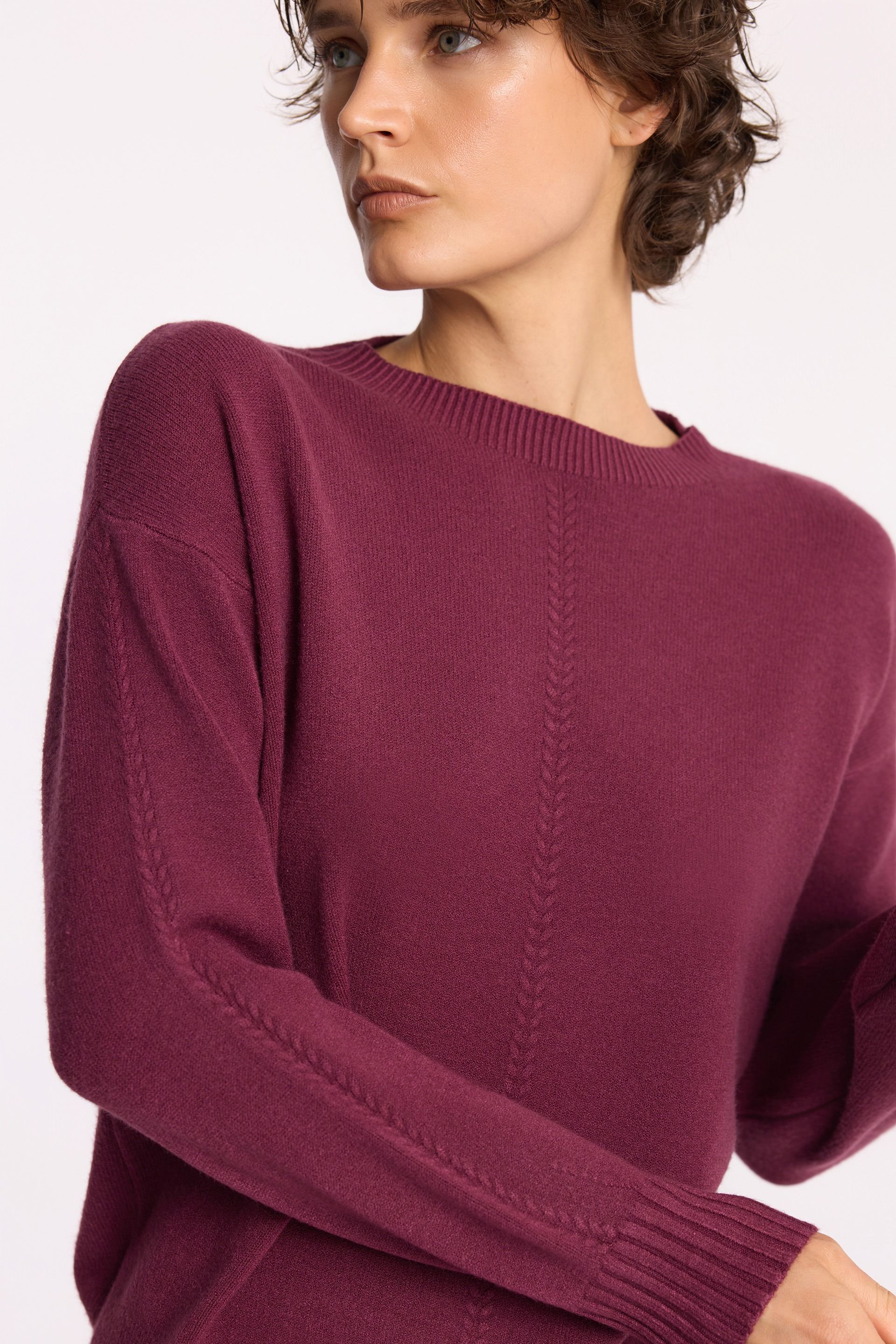 Sweter z okrągłym dekoltem z domieszką modalu burgundowy | Makalu