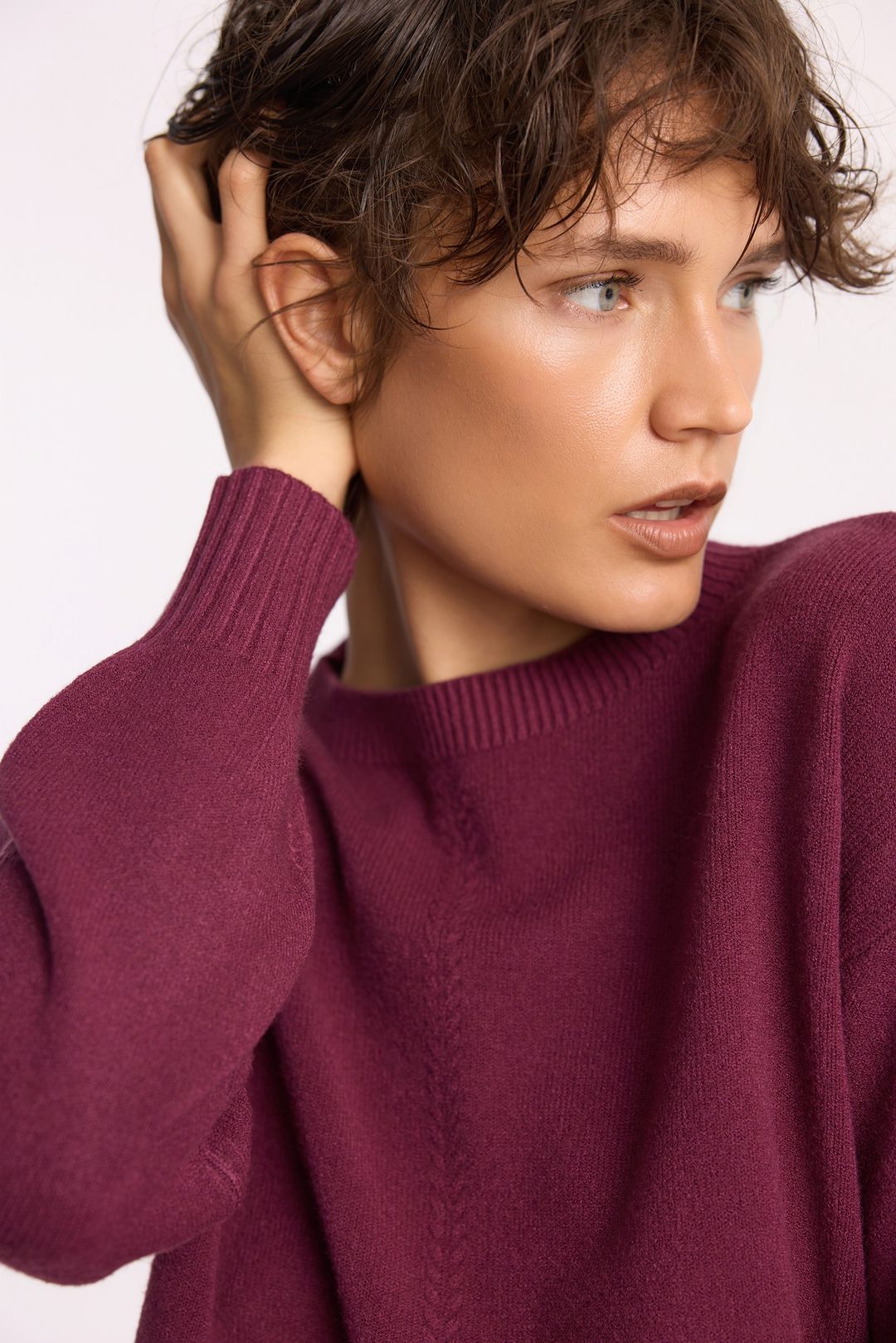 Sweter z okrągłym dekoltem z domieszką modalu burgundowy | Makalu