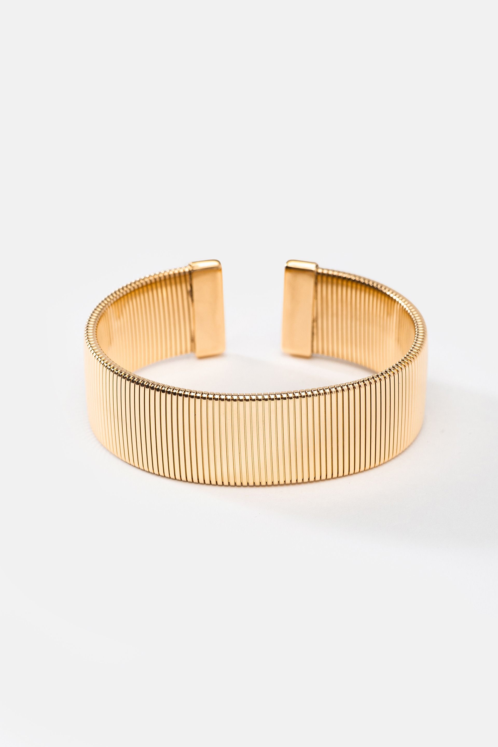 Złota bransoletka cuff ryflowana | Makalu