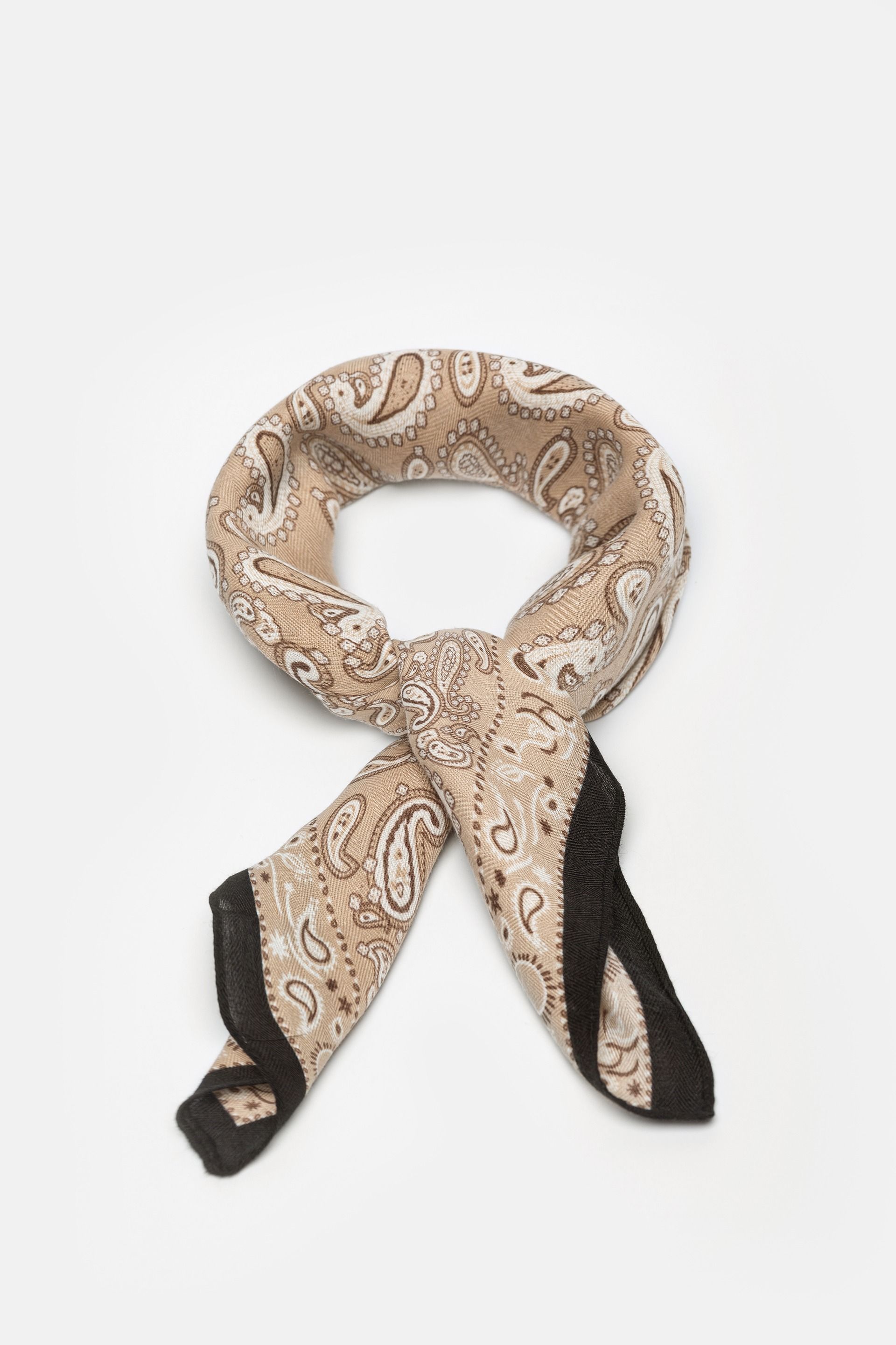 Brązowa apaszka we wzór paisley