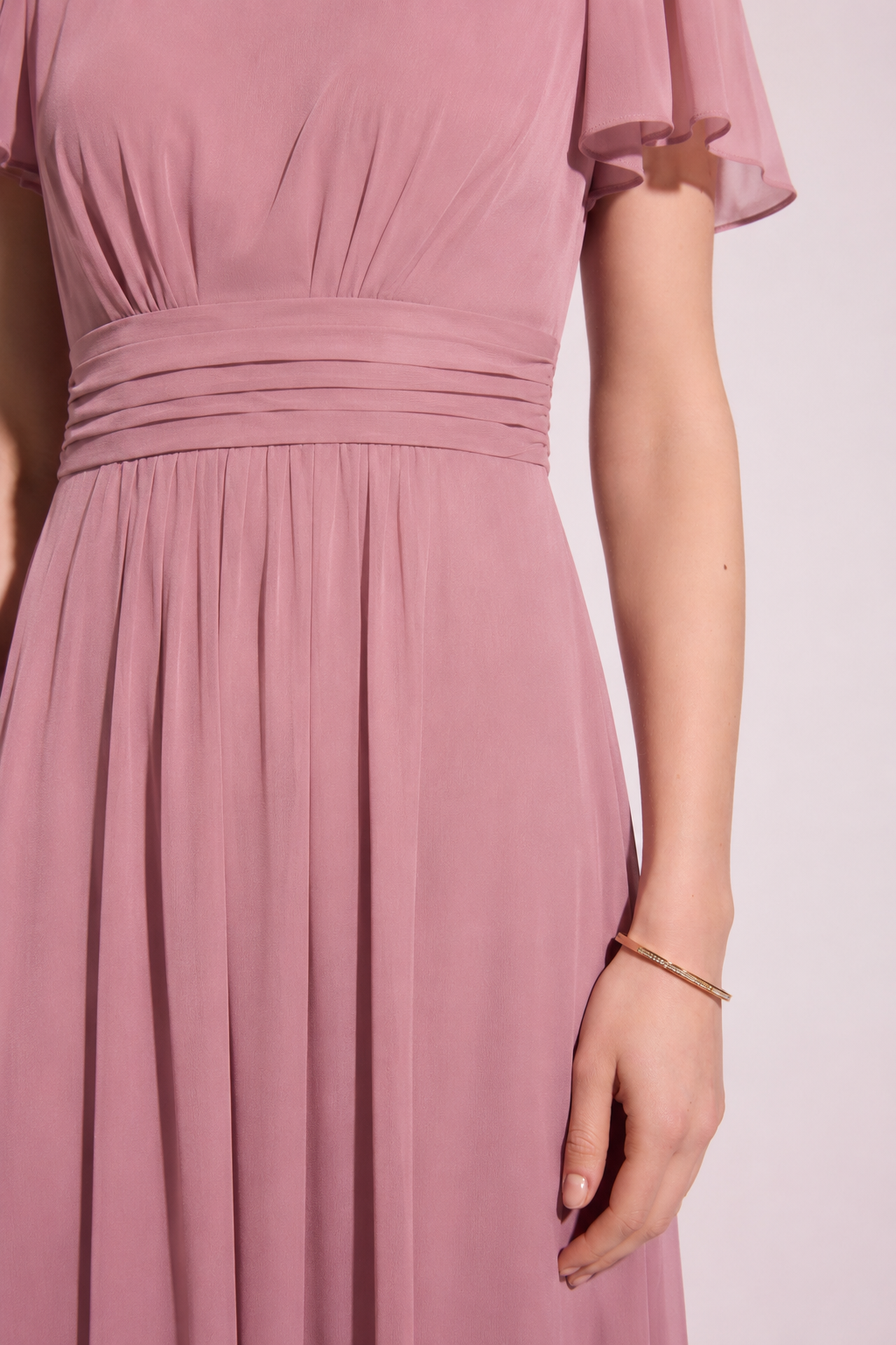 Różowa sukienka maxi z podkreśloną talią | Elegancka sukienka damska