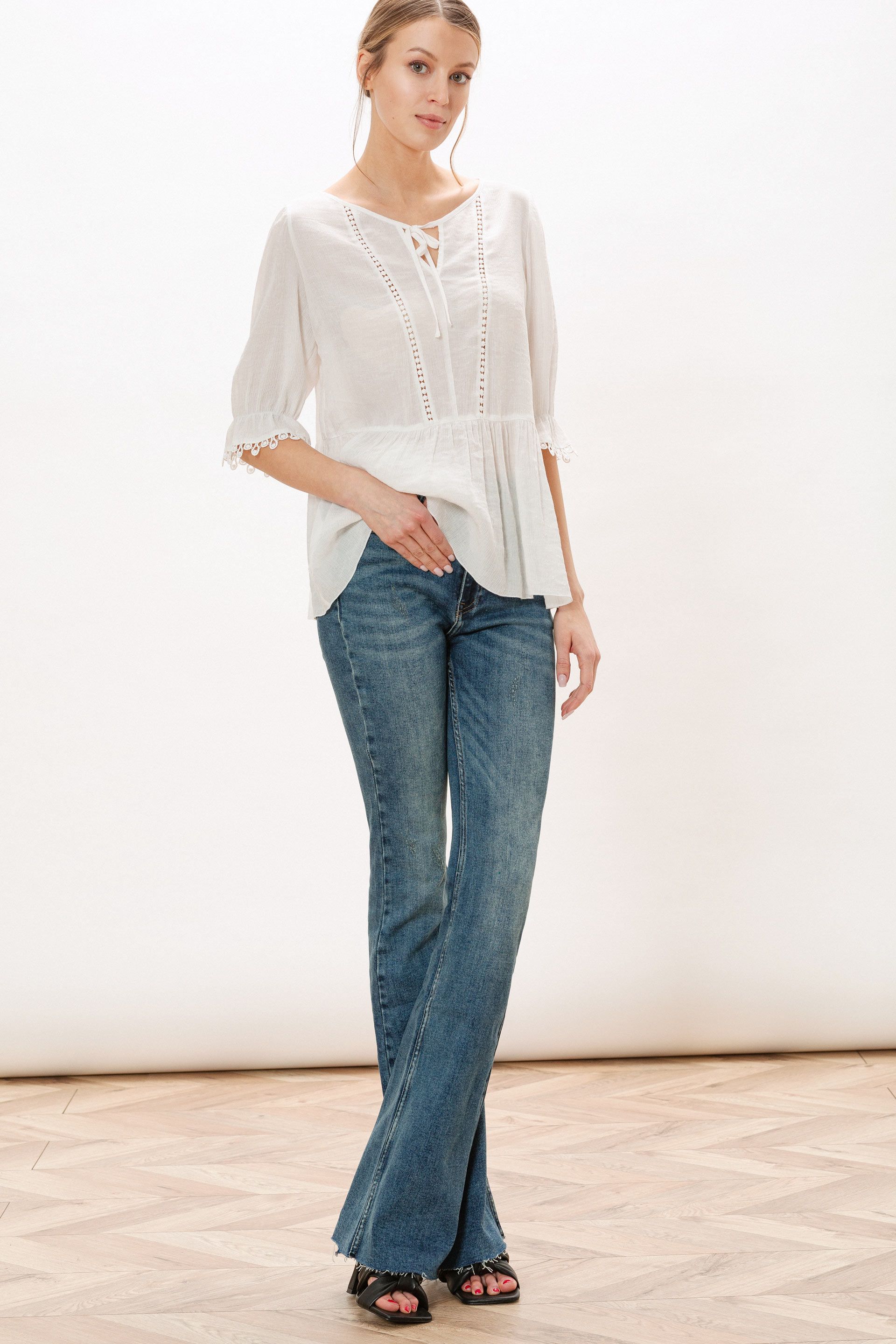 Granatowe jeansy typu bootcut Makalu