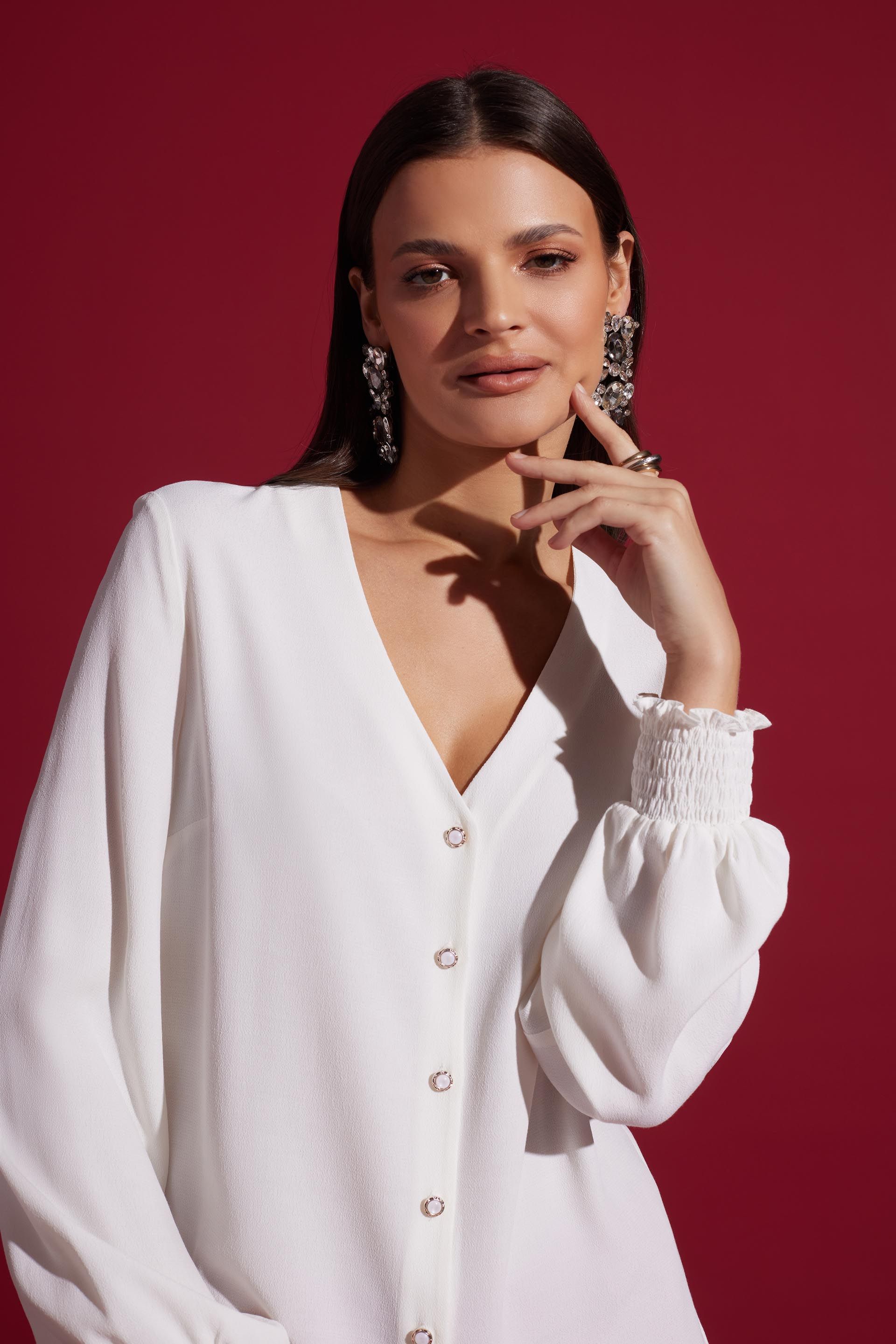 Biała koszula z eleganckiej tkaniny 