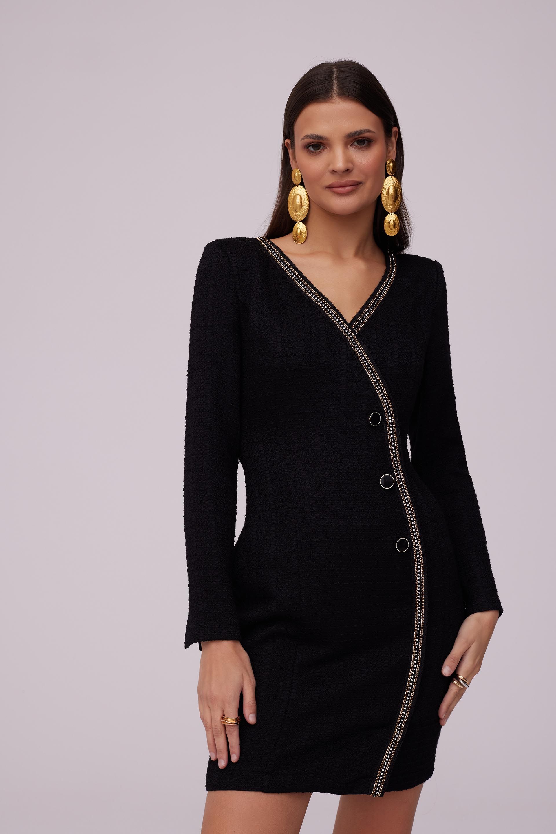
Elegancka sukienka ze strukturalnej tkaniny 
