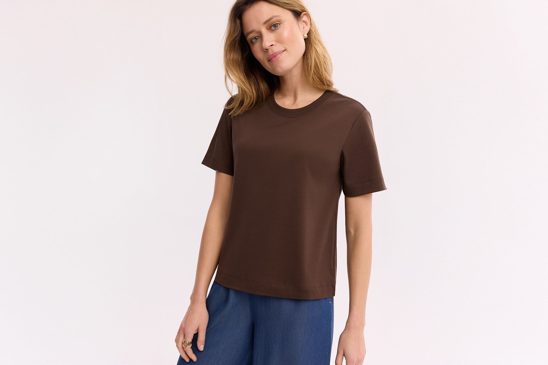 Bawełniany t-shirt w brazowym kolorze 
