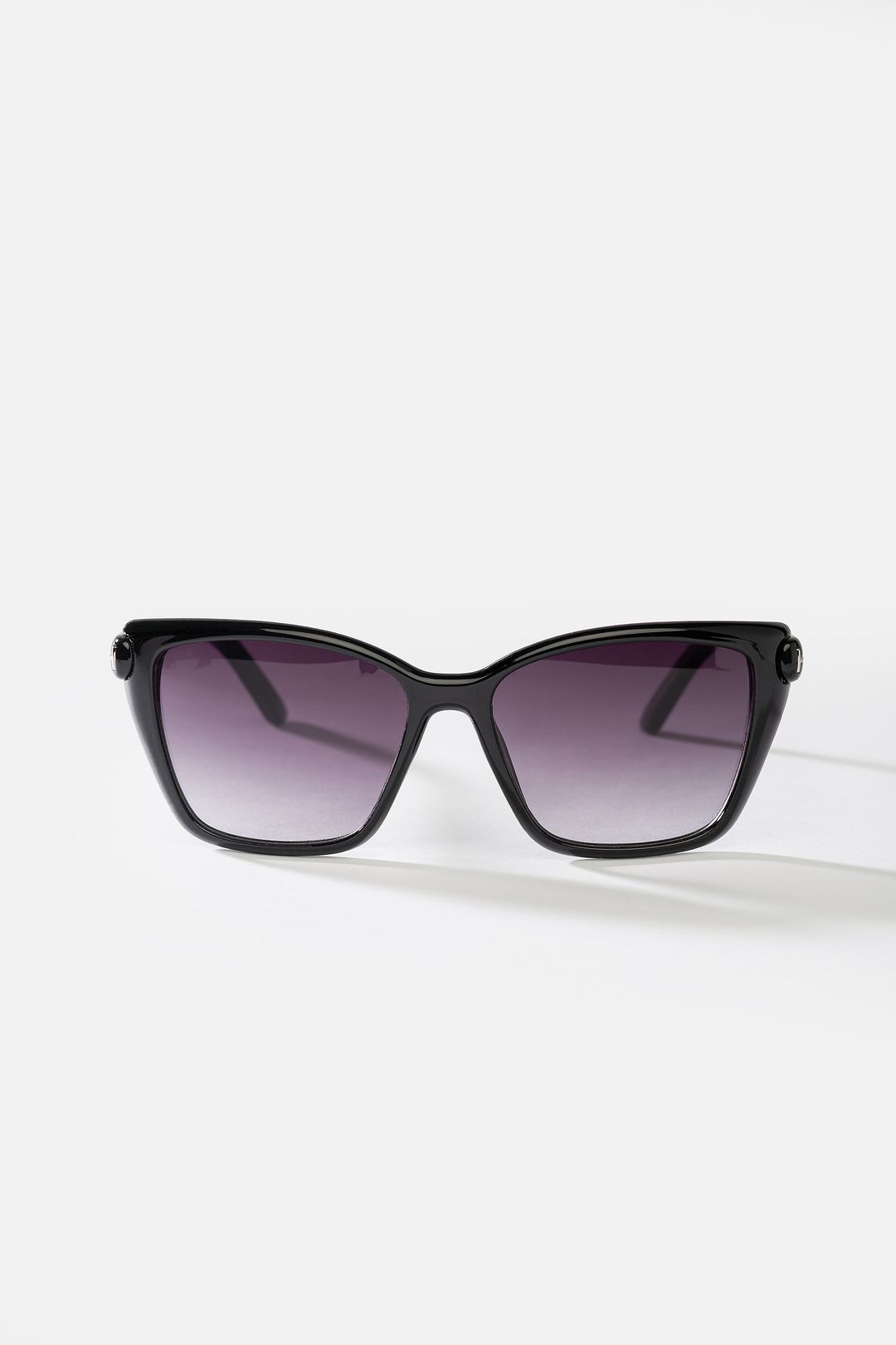 Czarne okulary przeciwsłoneczne damskie UV400 – klasyczne