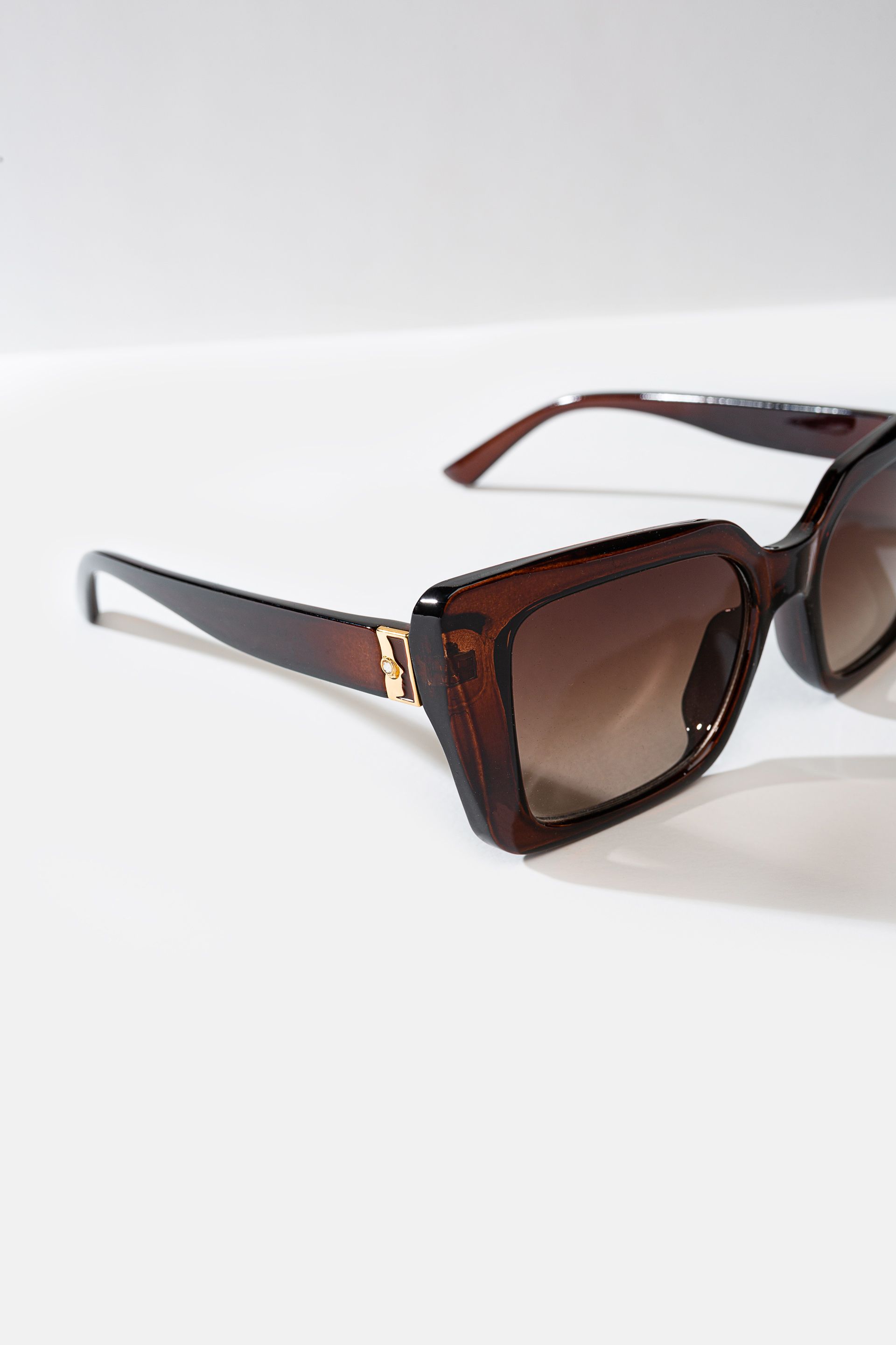 Trapezowe okulary w brązowej oprawce Makalu