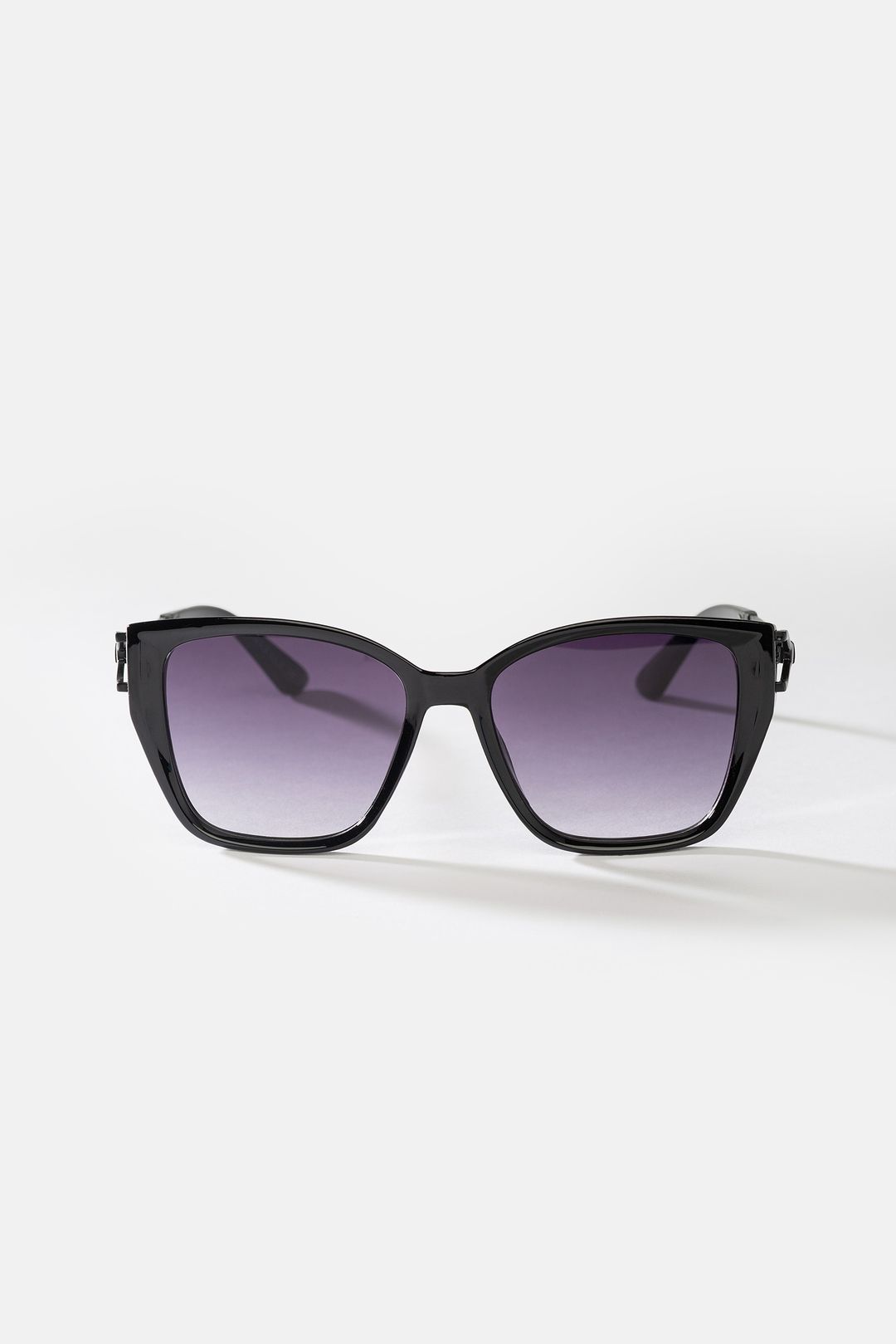 Czarne okulary przeciwsłoneczne damskie UV400 – szerokie