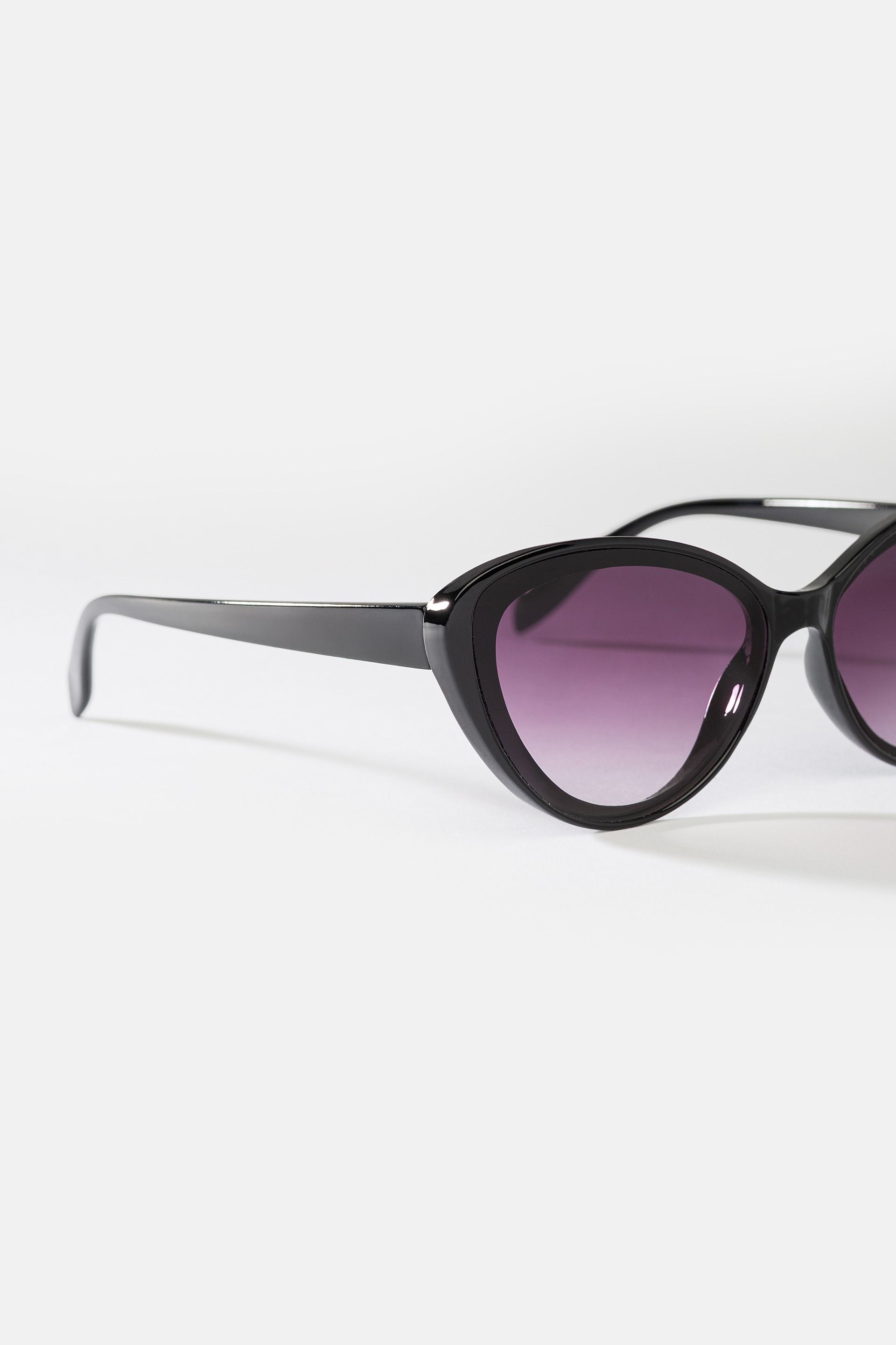 Czarne okulary przeciwsłoneczne damskie kocie UV400
