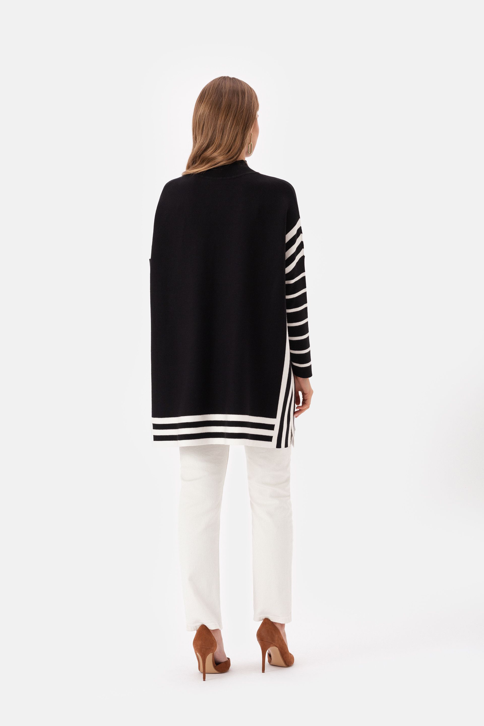 Czarny sweter oversize w białe pasy Makalu