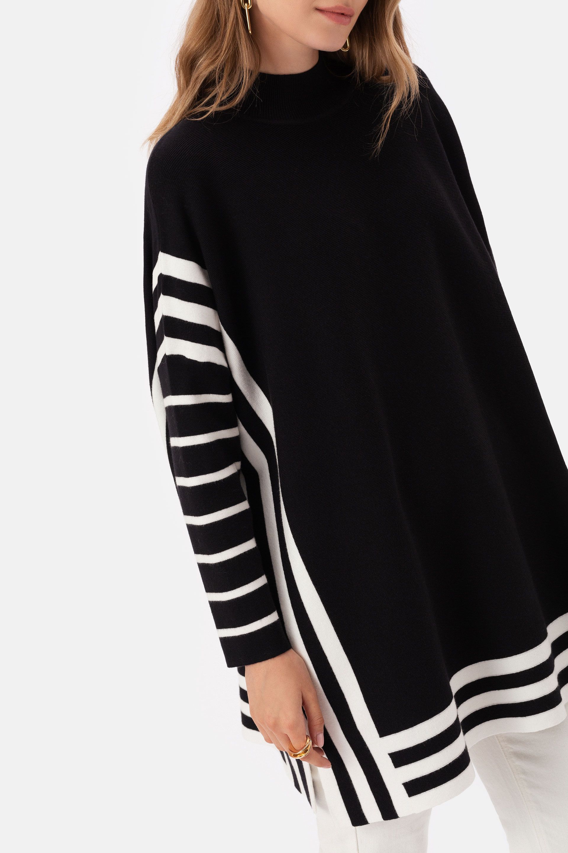 Czarny sweter oversize w białe pasy Makalu