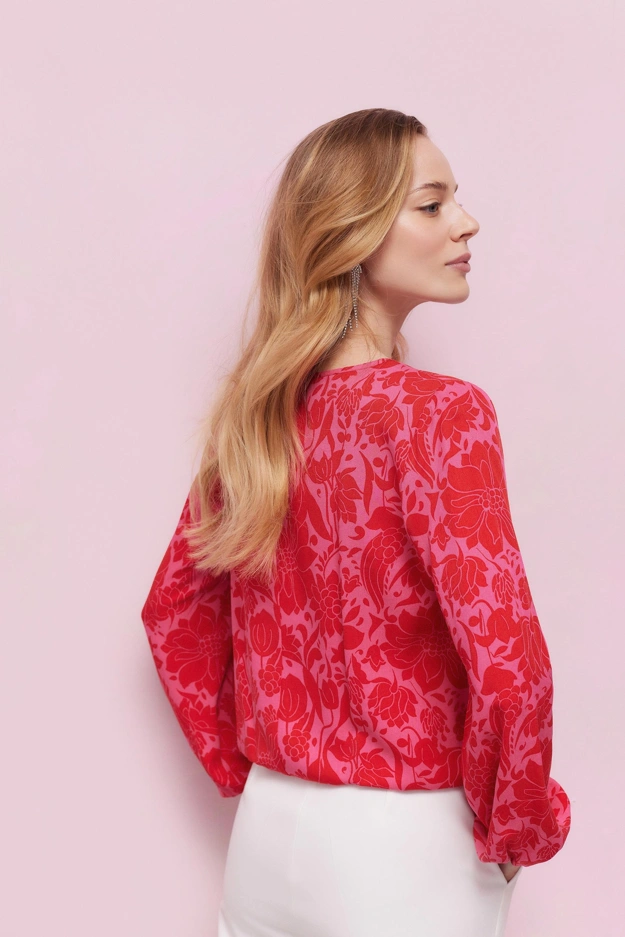 Różowa bluzka we wzory Makalu