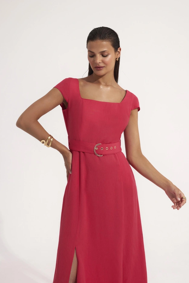 Różowa sukienka z paskiem Makalu