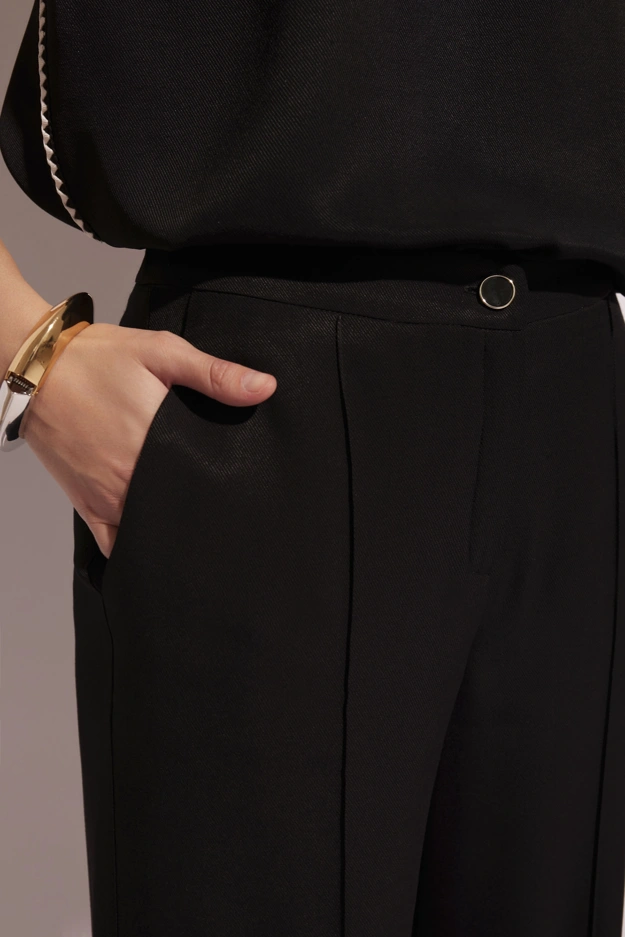 Szerokie spodnie w czarnym kolorze Makalu