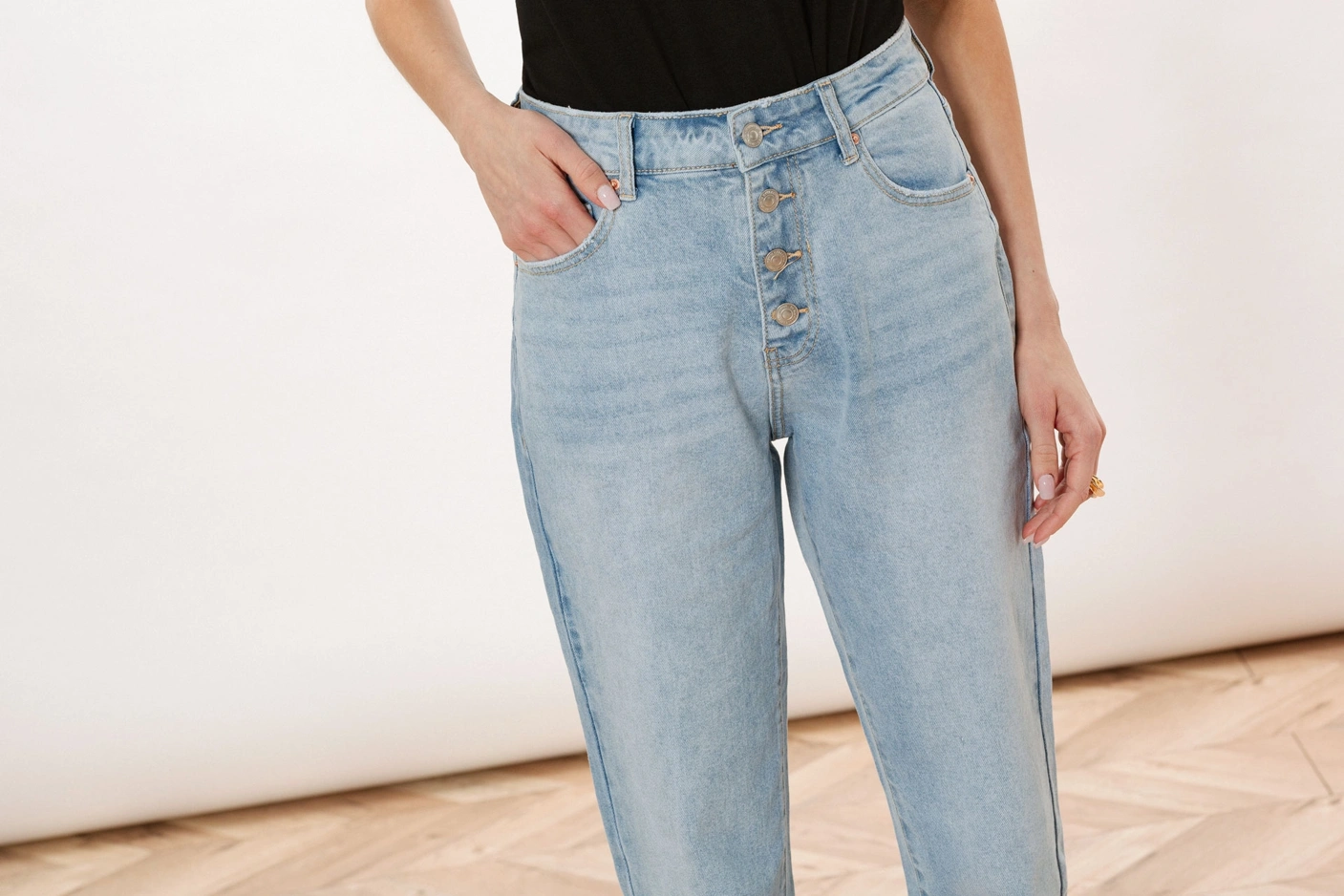 Jasne jeansy z efektem sprania Makalu