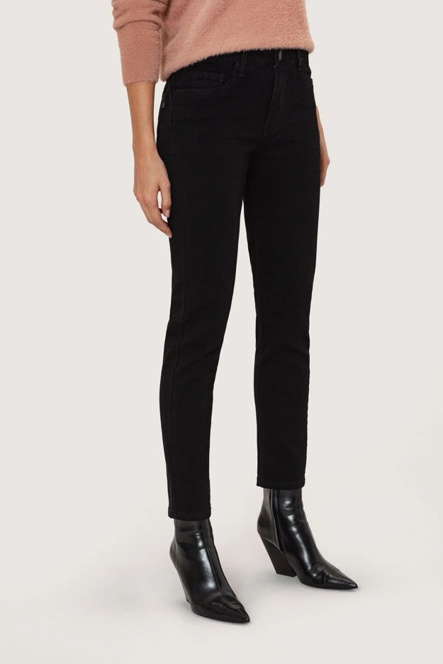 Czarne jeansy ze zwężaną nogawką Makalu