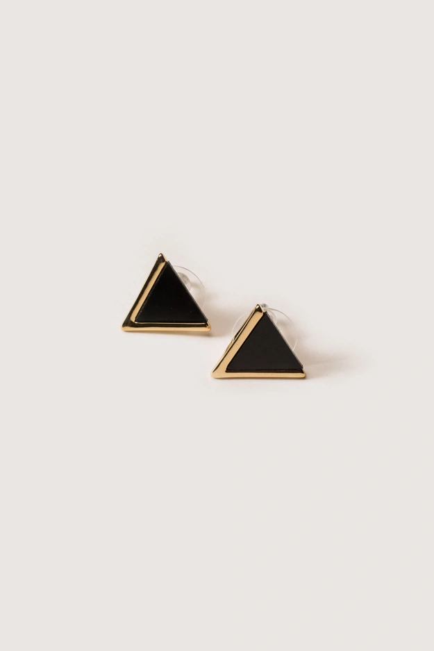 Czarno-złote kolczyki w formie małych trójkątów Makalu