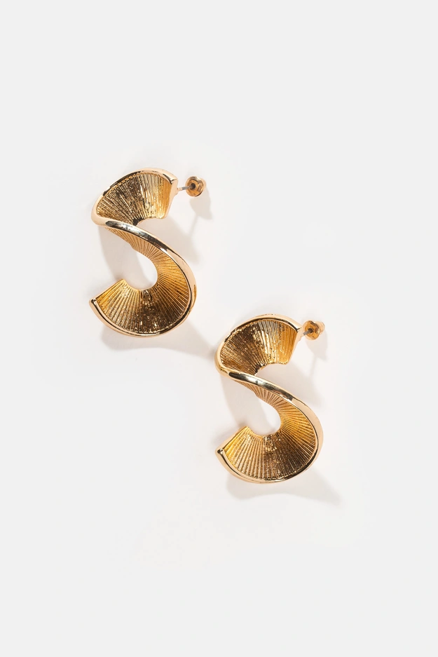 Złote kolczyki o nieregularnym kształcie Makalu