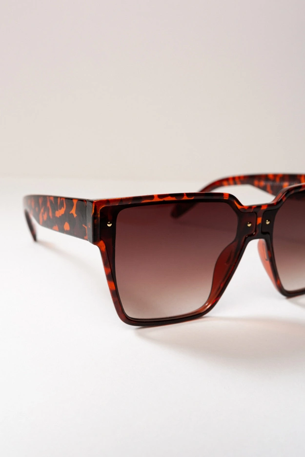 Brązowe okulary przeciwsłoneczne w szylkretowej oprawce Makalu